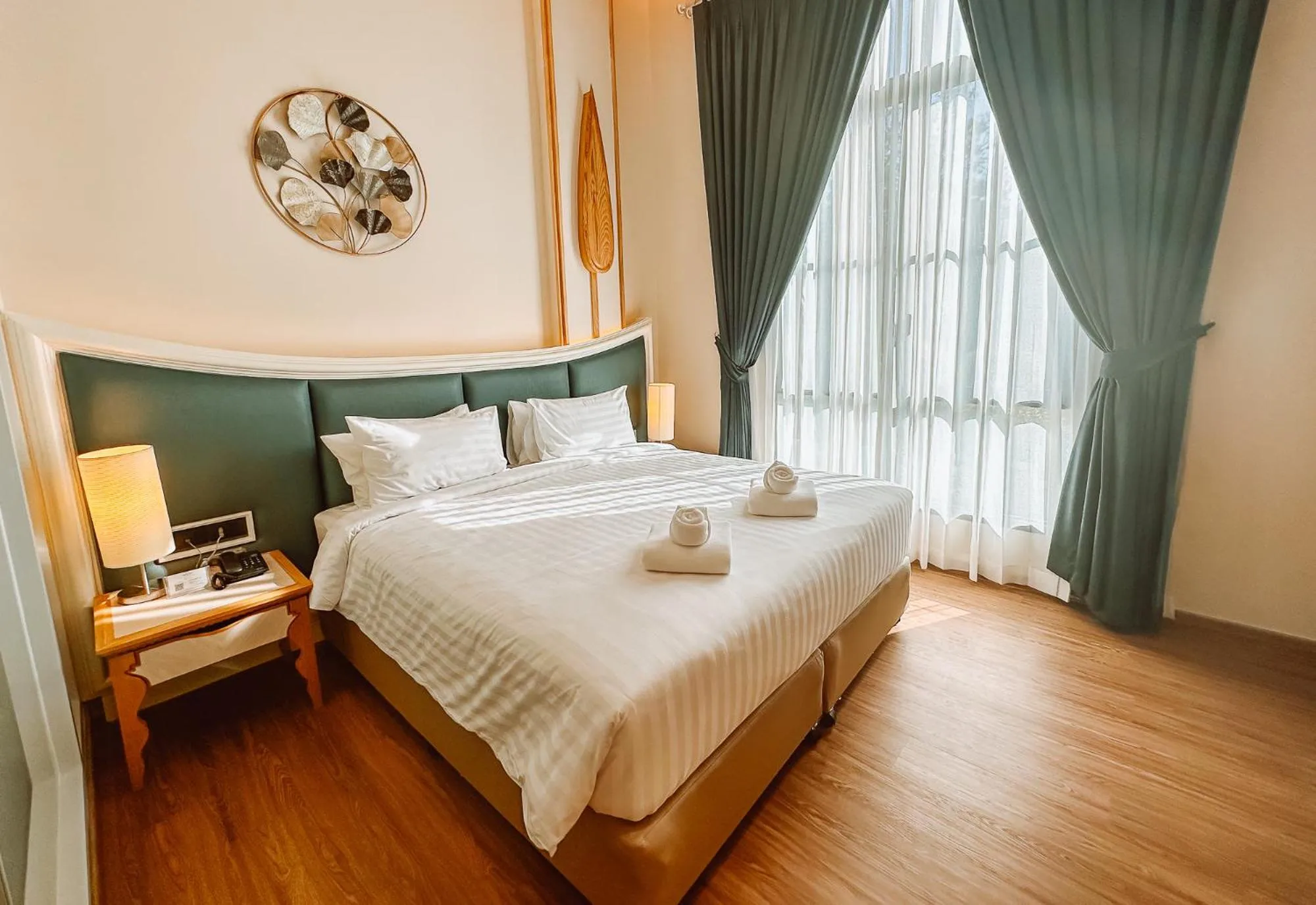 Bedroom, Bed in Grand Lord Hotel & Residence - Khao chi chan Pattaya