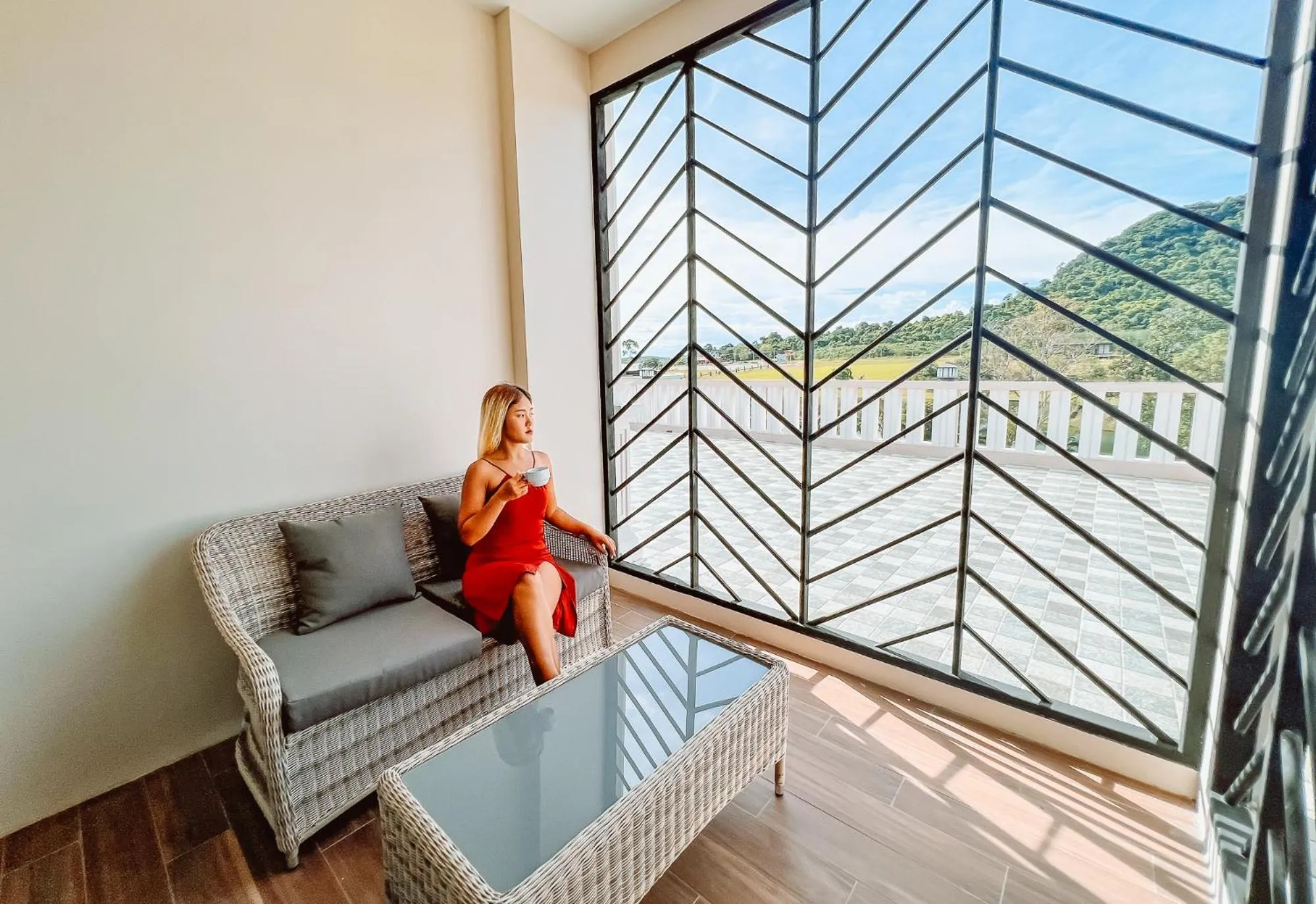 Balcony/Terrace in Grand Lord Hotel & Residence - Khao chi chan Pattaya