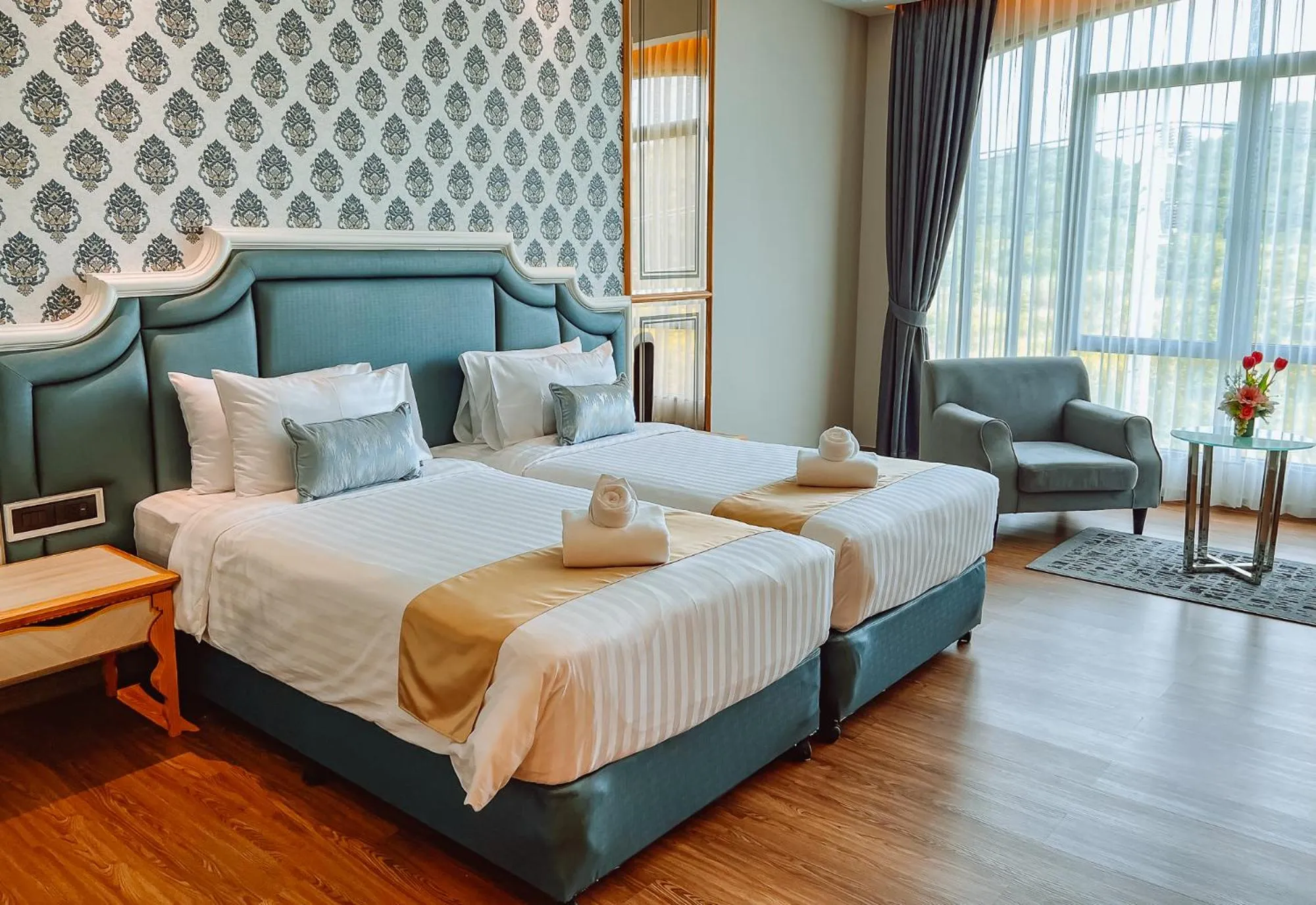 Bedroom, Bed in Grand Lord Hotel & Residence - Khao chi chan Pattaya