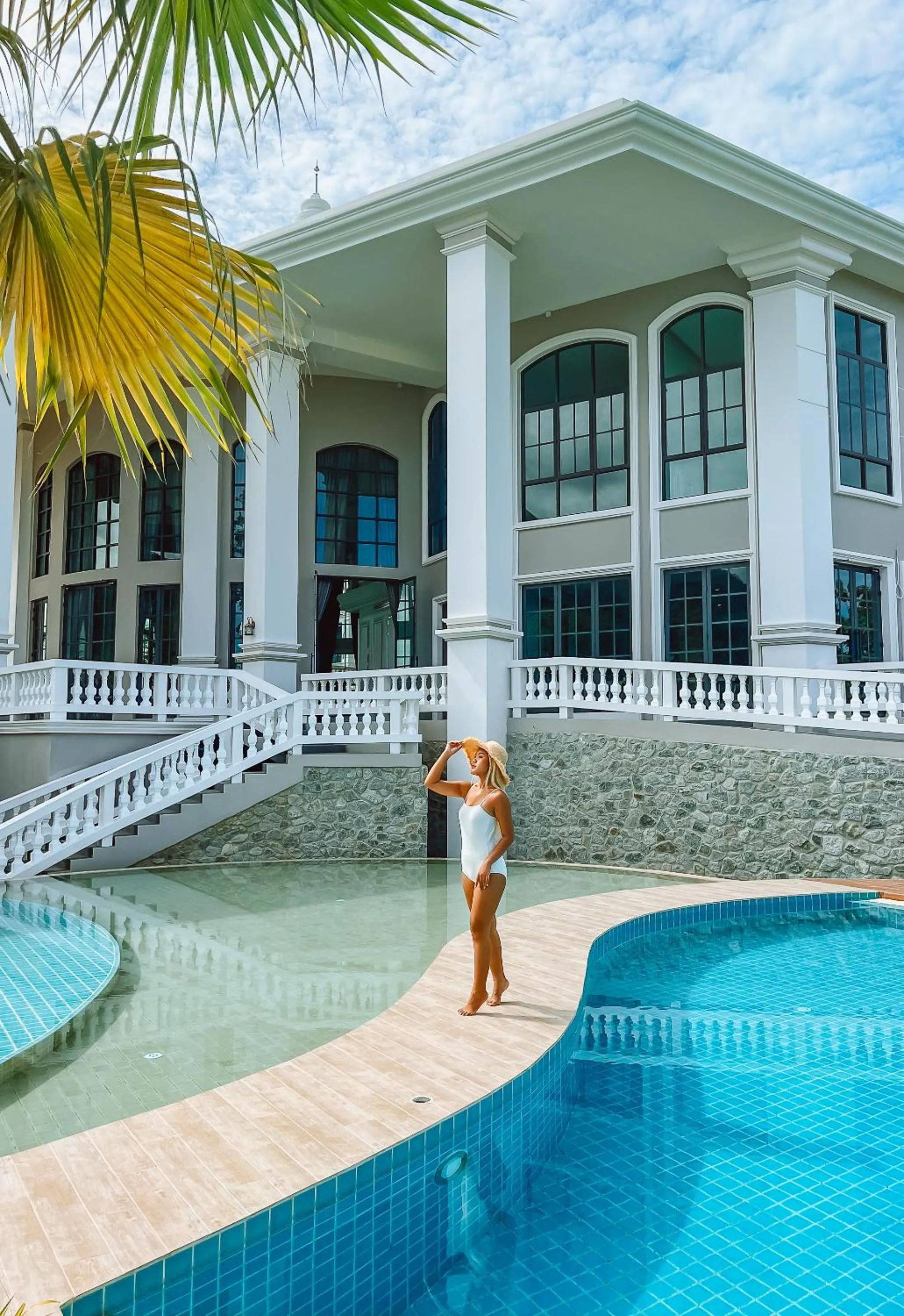 Swimming pool in Grand Lord Hotel & Residence - Khao chi chan Pattaya