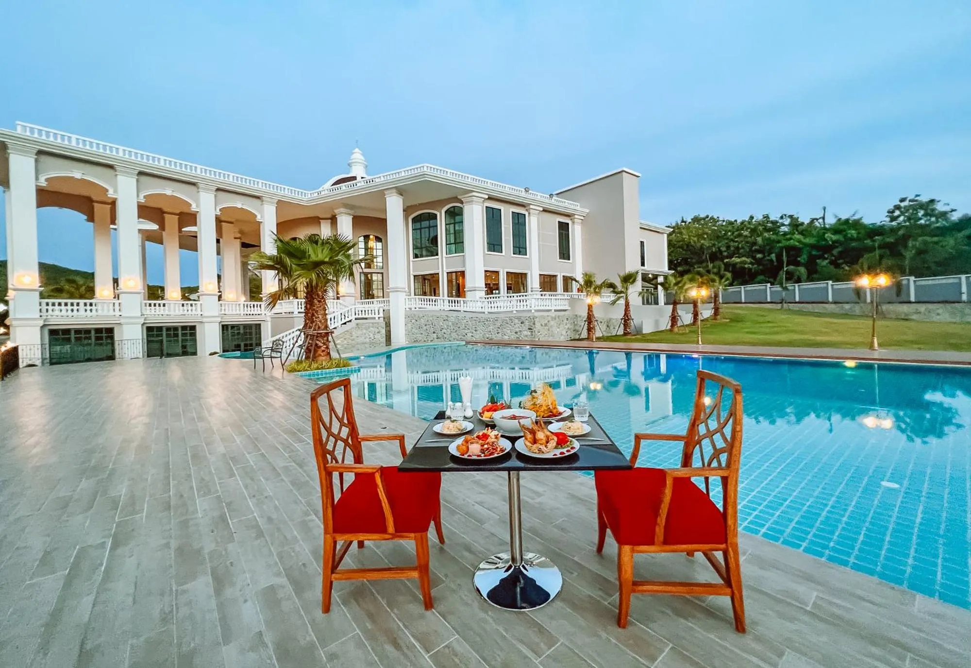 Property building in Grand Lord Hotel & Residence - Khao chi chan Pattaya