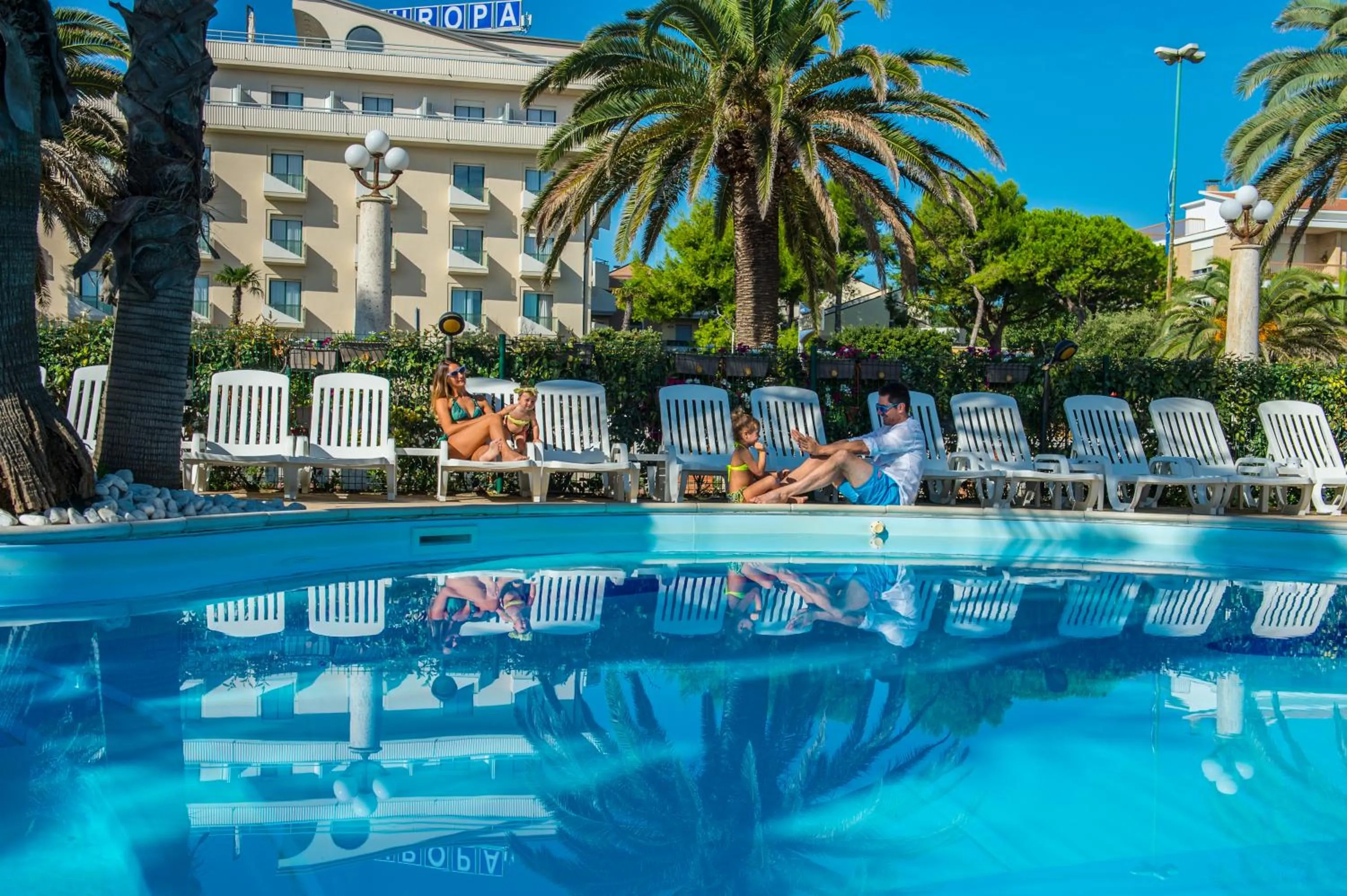 Swimming pool in Hotel Europa Beach Village