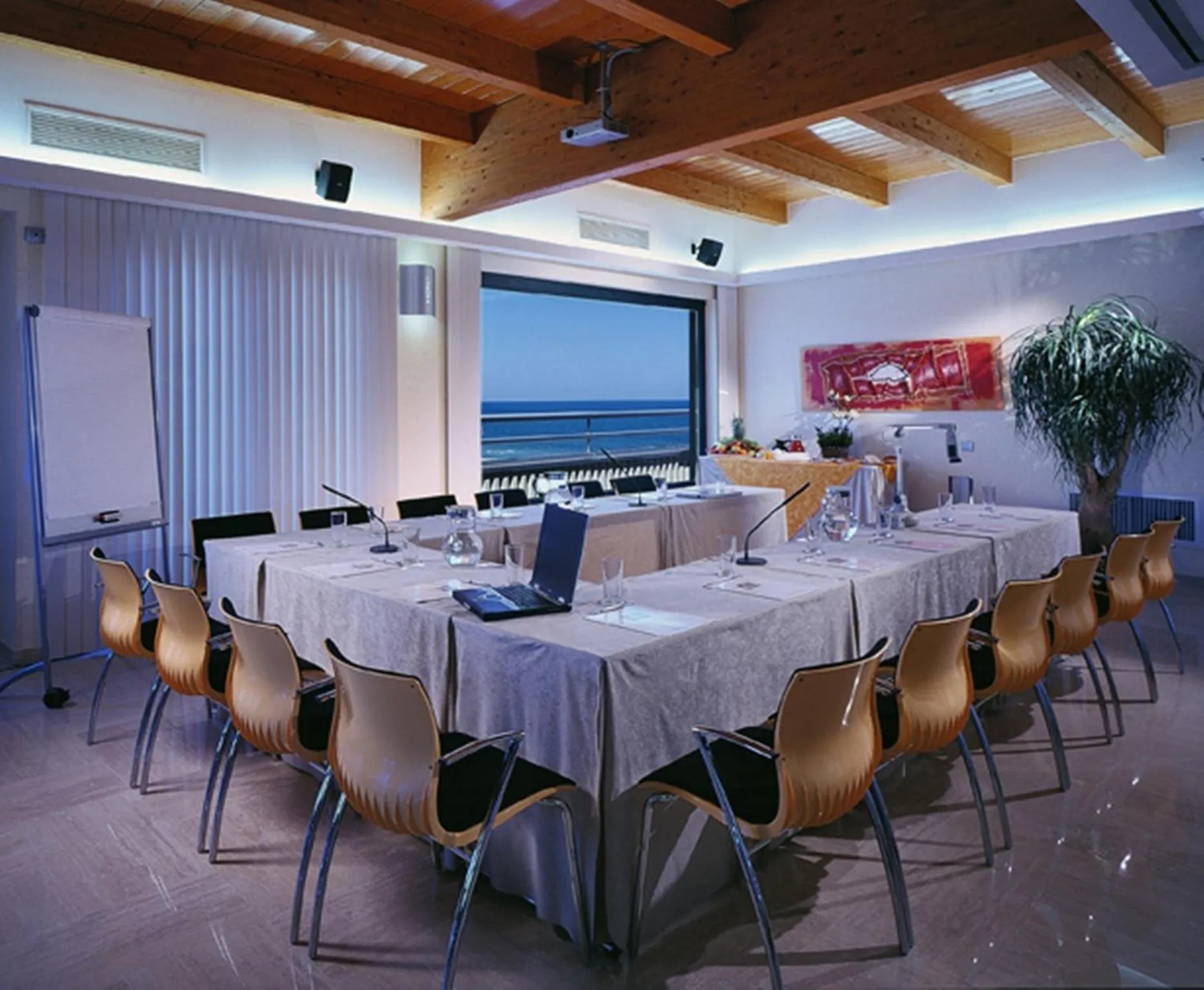 Business facilities in Hotel Europa Beach Village
