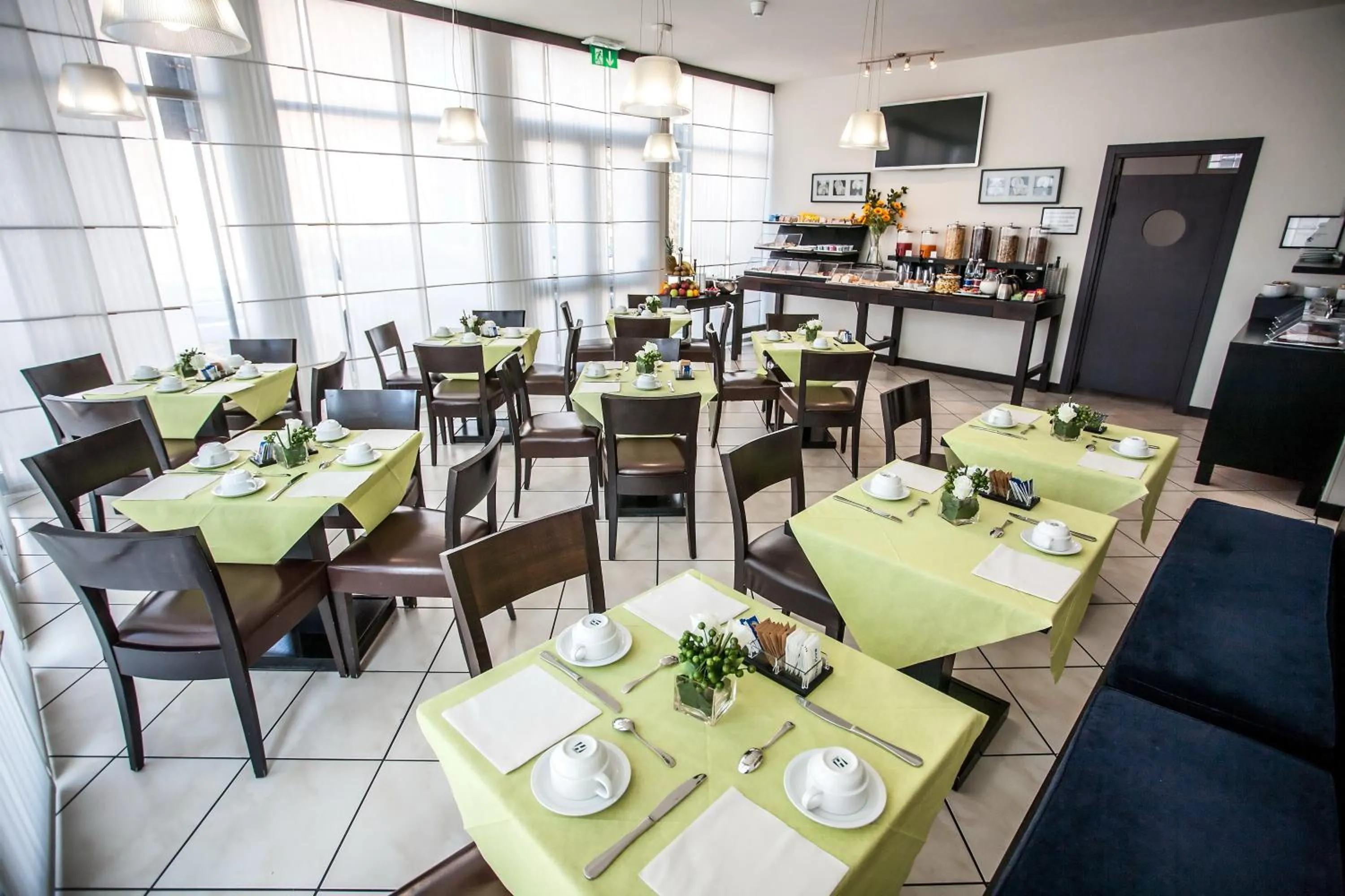 Breakfast in Hotel Mosaico