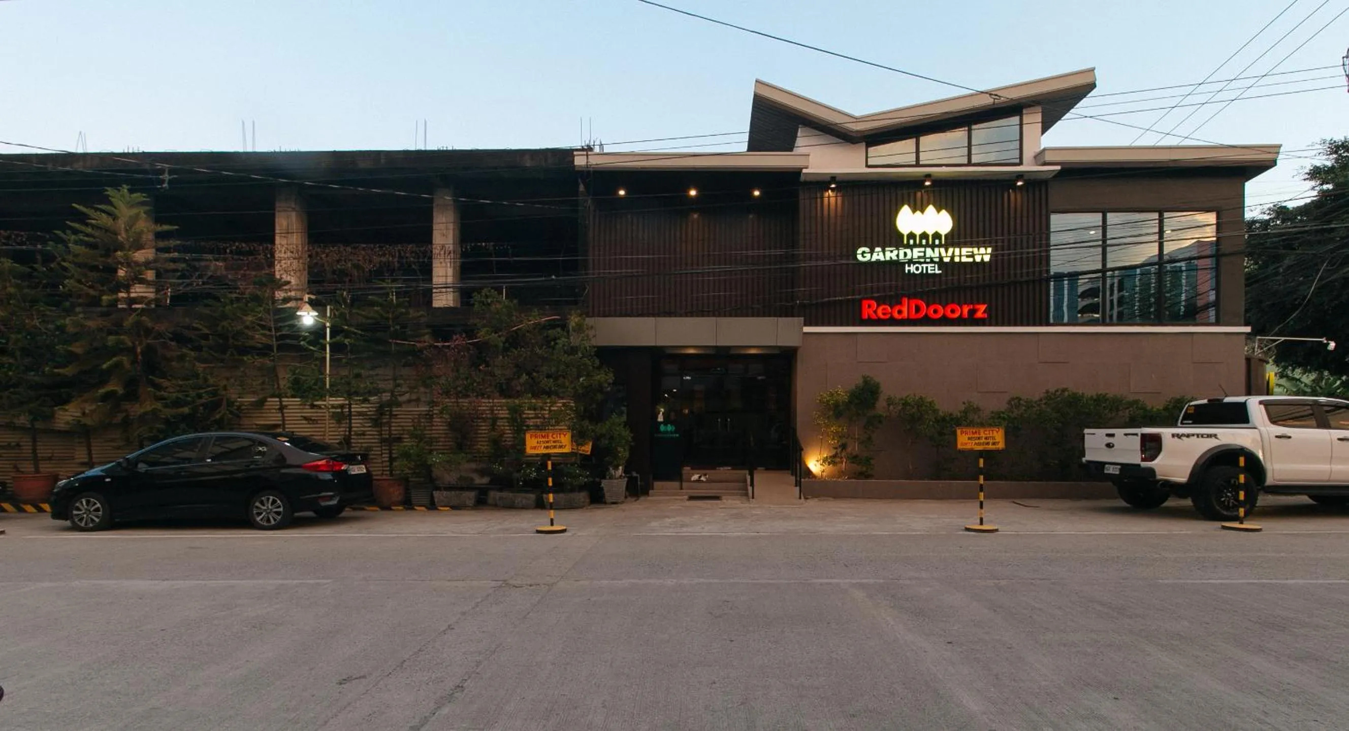 Property building in RedDoorz @ Gardenview Hotel GTower Angeles