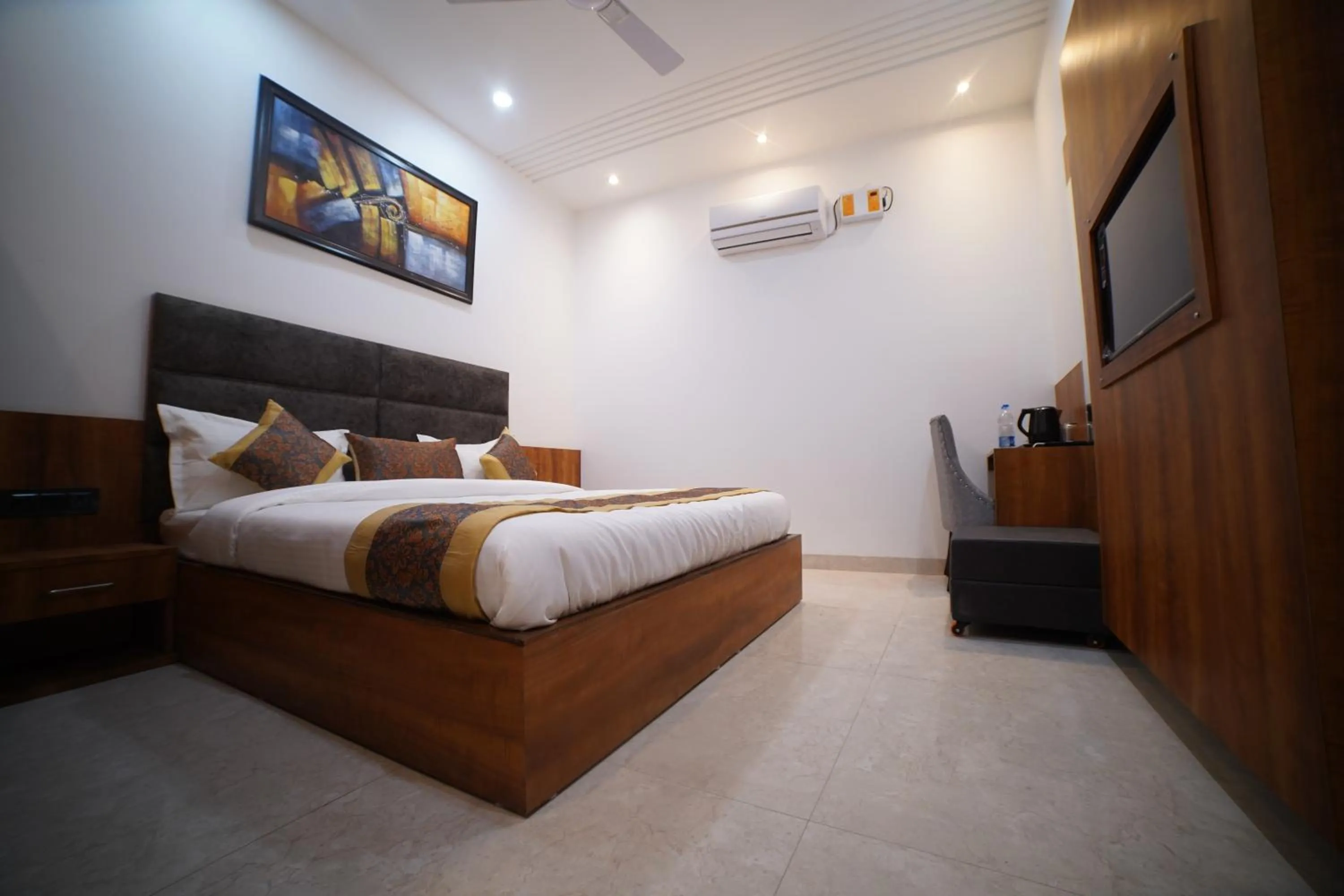 Bed in Hotel Elite - 5 Mins From Golden Temple