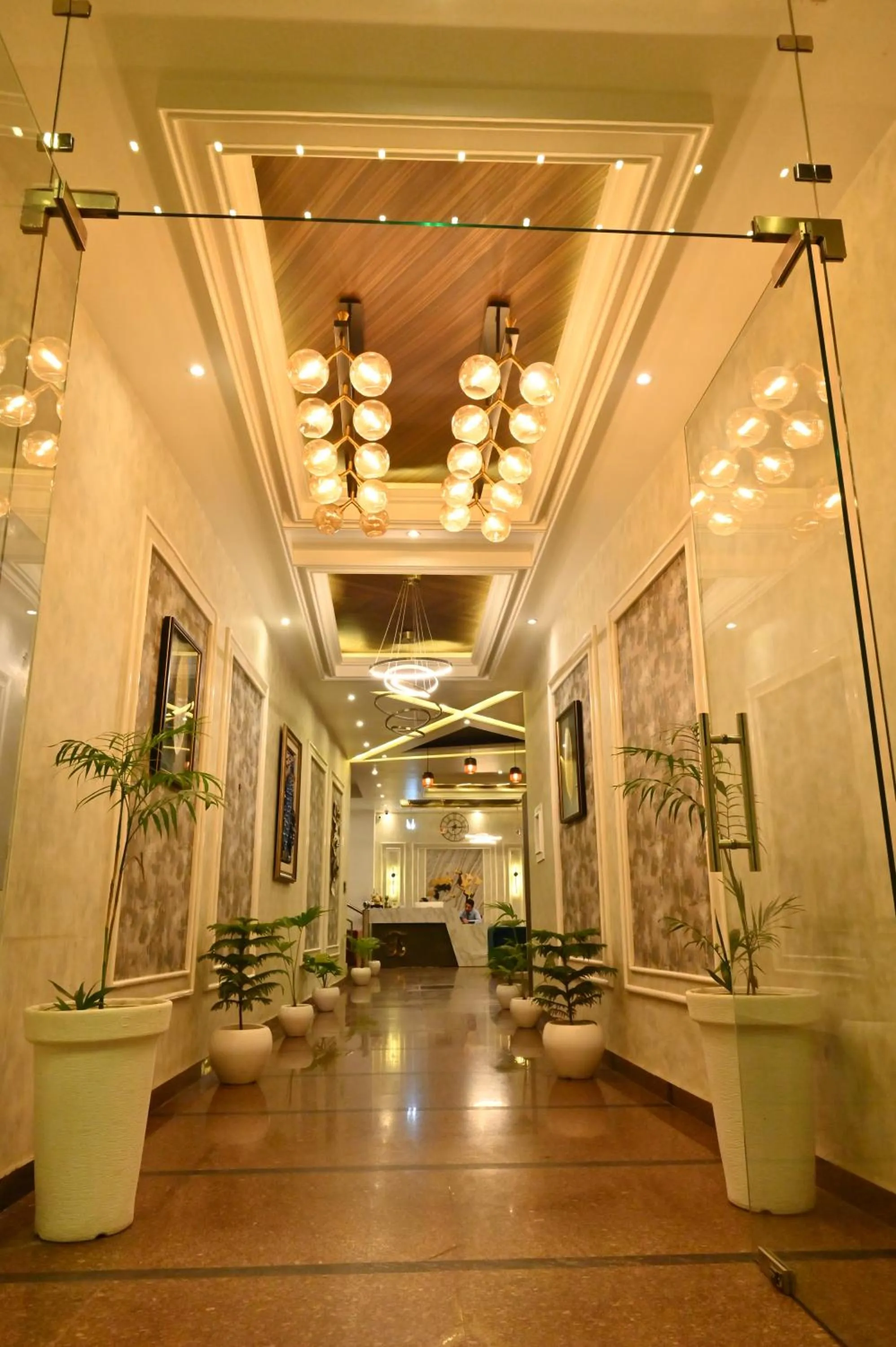 Facade/entrance in Hotel Elite - 5 Mins From Golden Temple