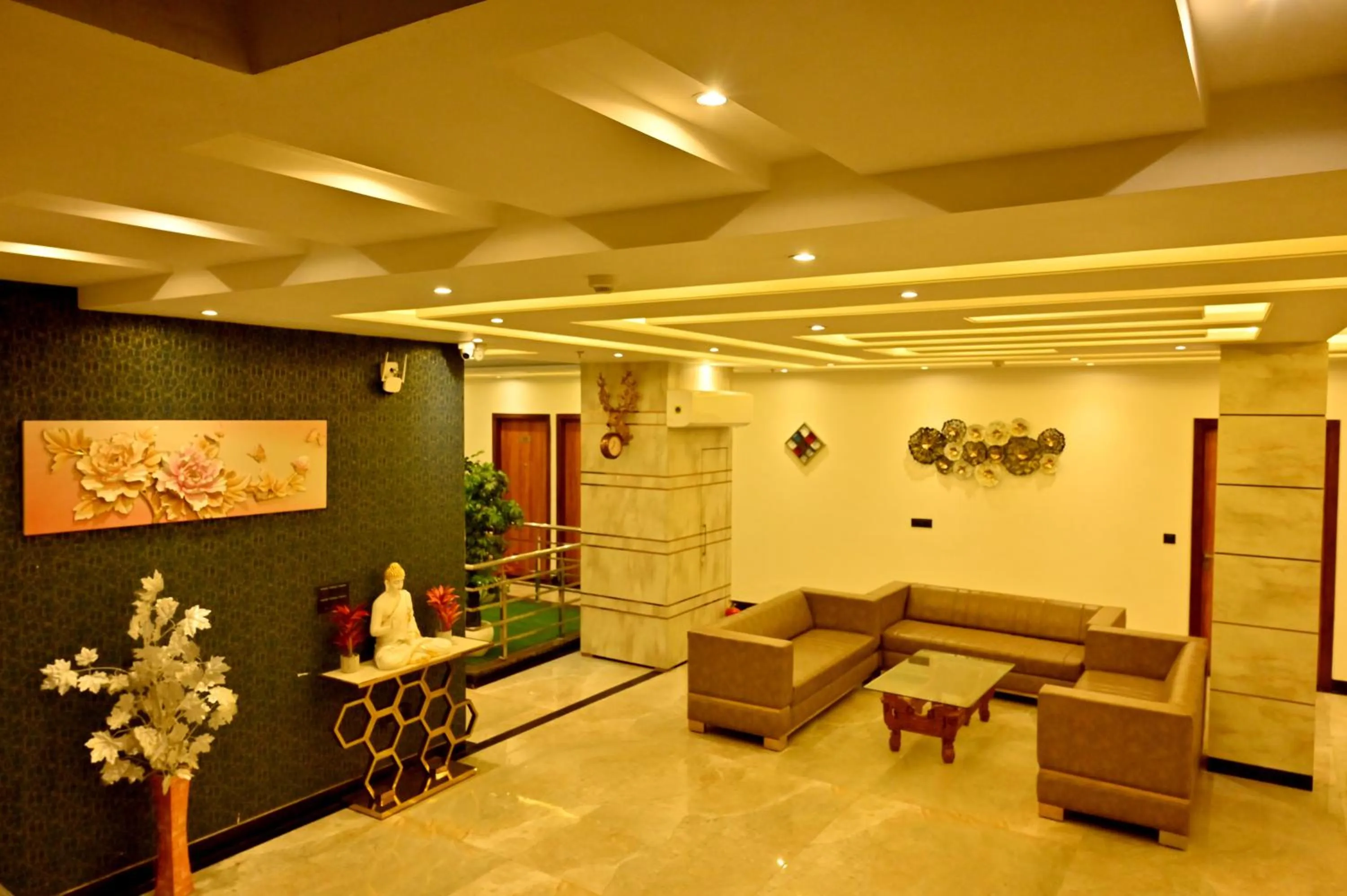 Seating area in Hotel Elite - 5 Mins From Golden Temple