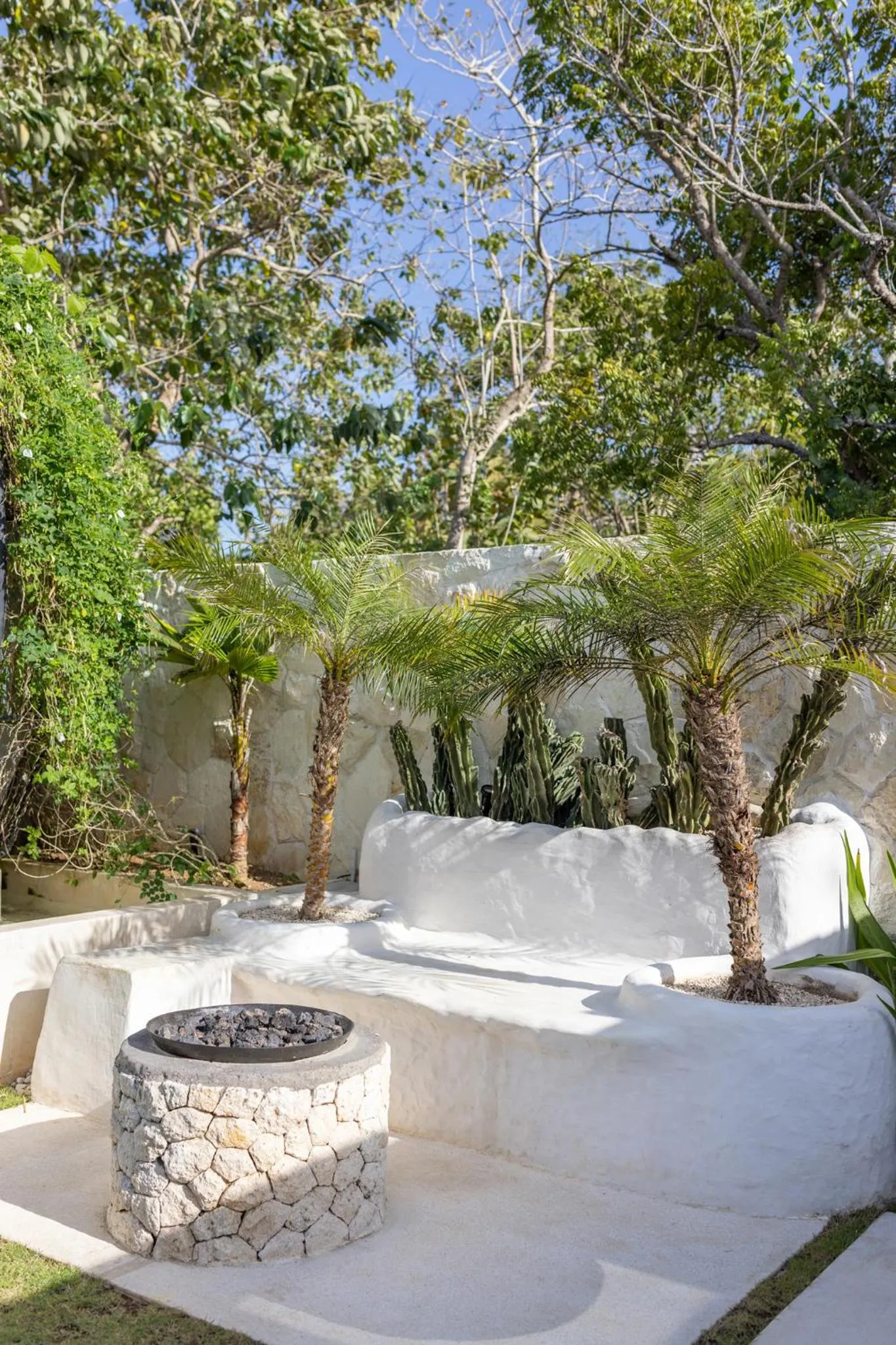 Garden in Airship Bali by Alex Villas