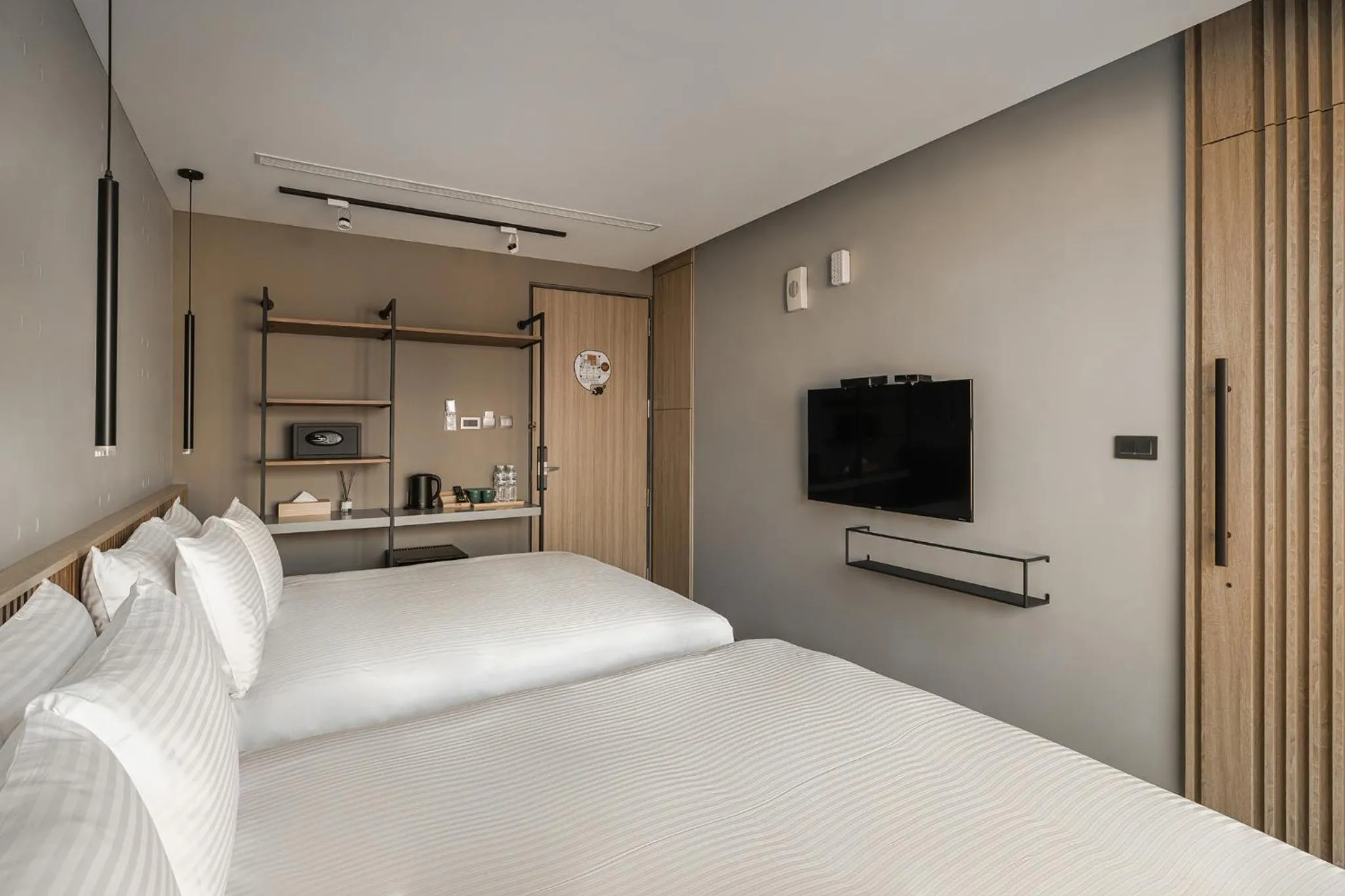 Photo of the whole room, Bed in HOTEL LEISURE Kaohsiung