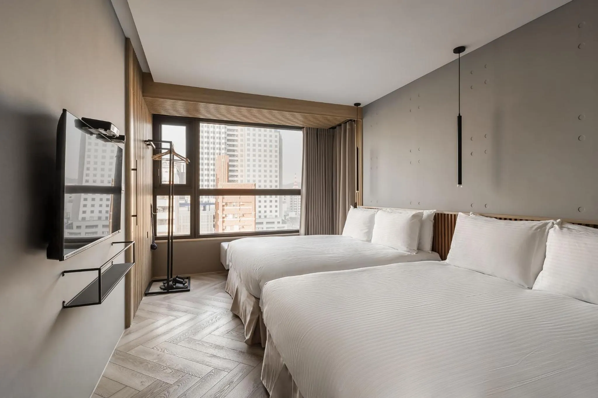 Photo of the whole room, Bed in HOTEL LEISURE Kaohsiung