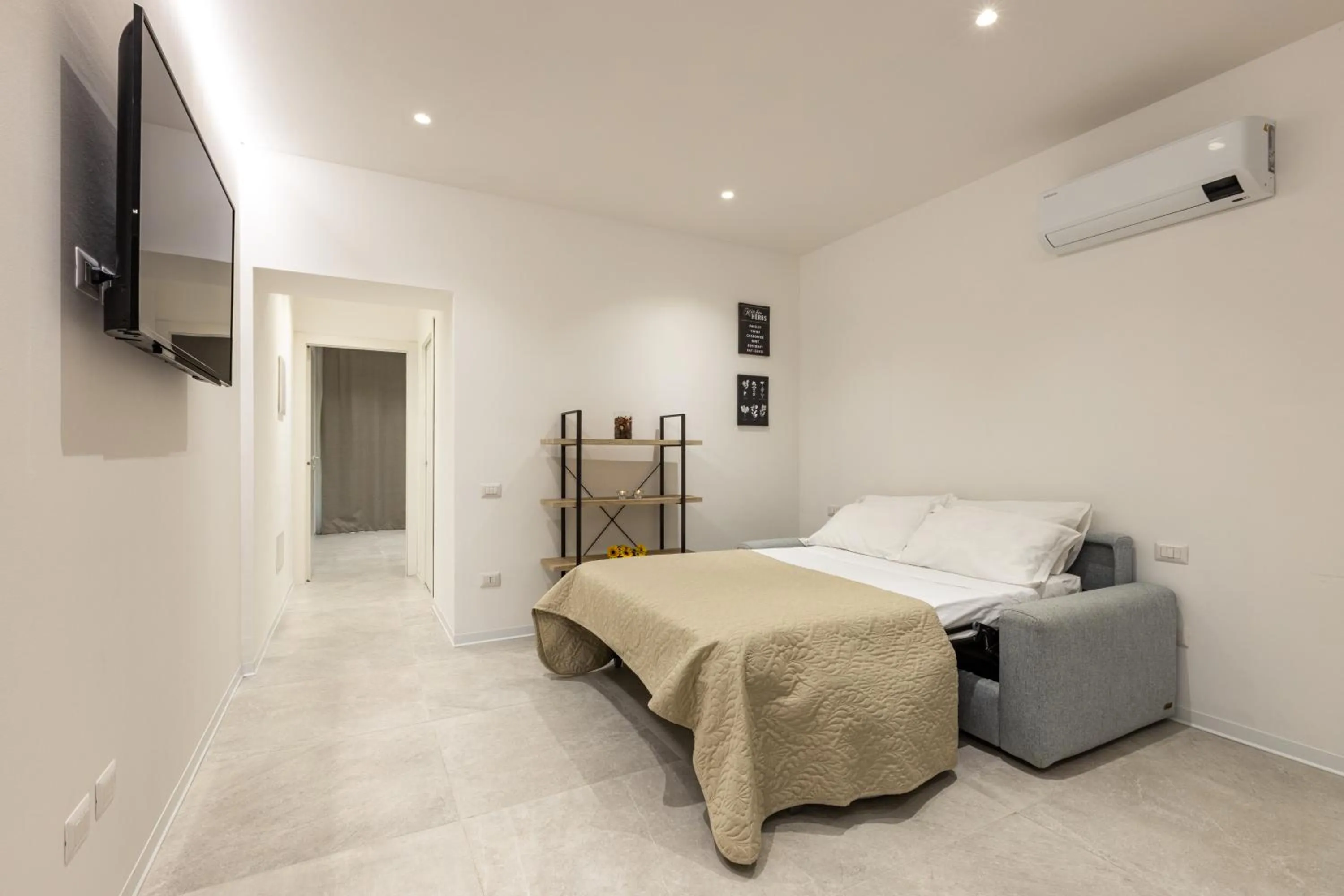 Living room, Bed in Baia del Sole Resort