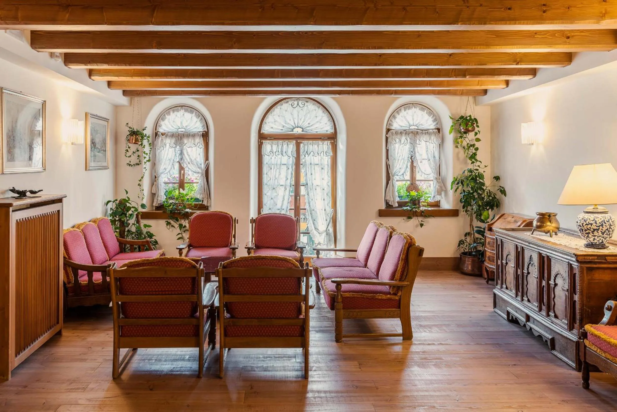 Seating area in Royal Hotel Cortina