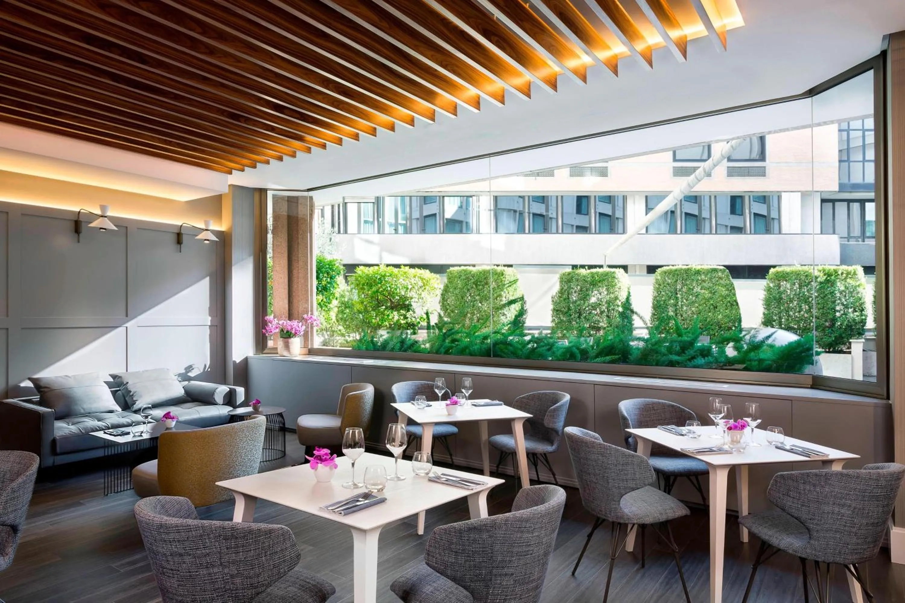 Restaurant/places to eat in Le Meridien Visconti Rome