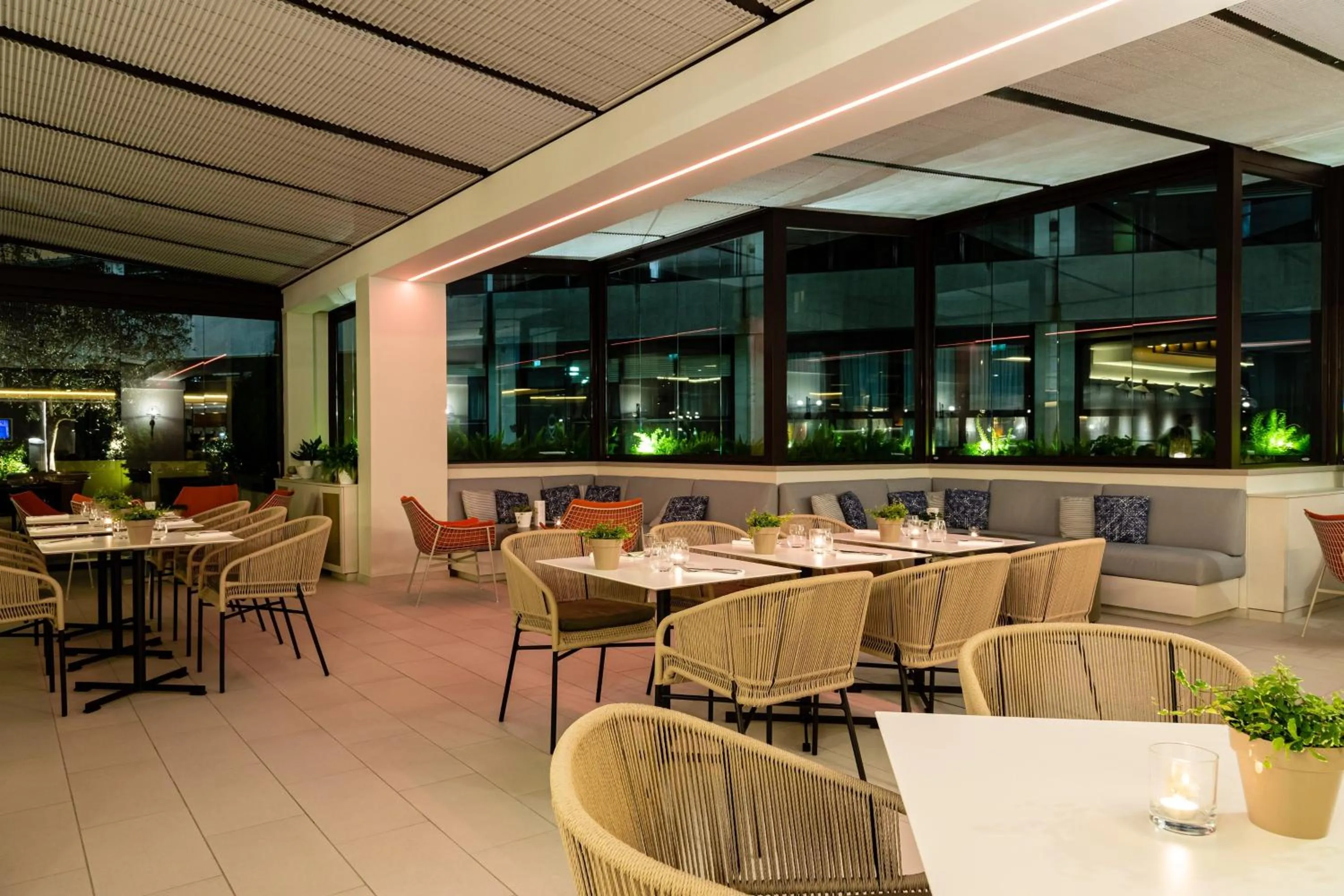 Restaurant/places to eat in Le Meridien Visconti Rome