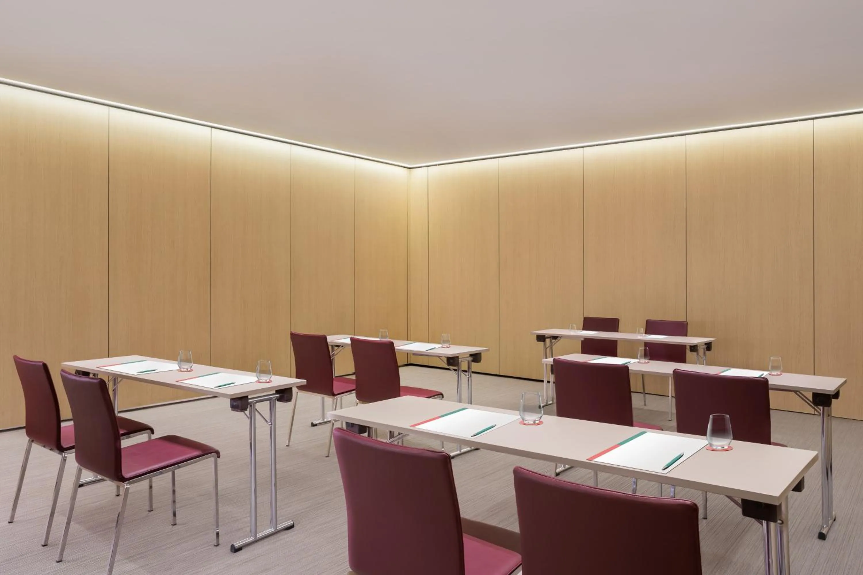 Meeting/conference room in Le Meridien Visconti Rome