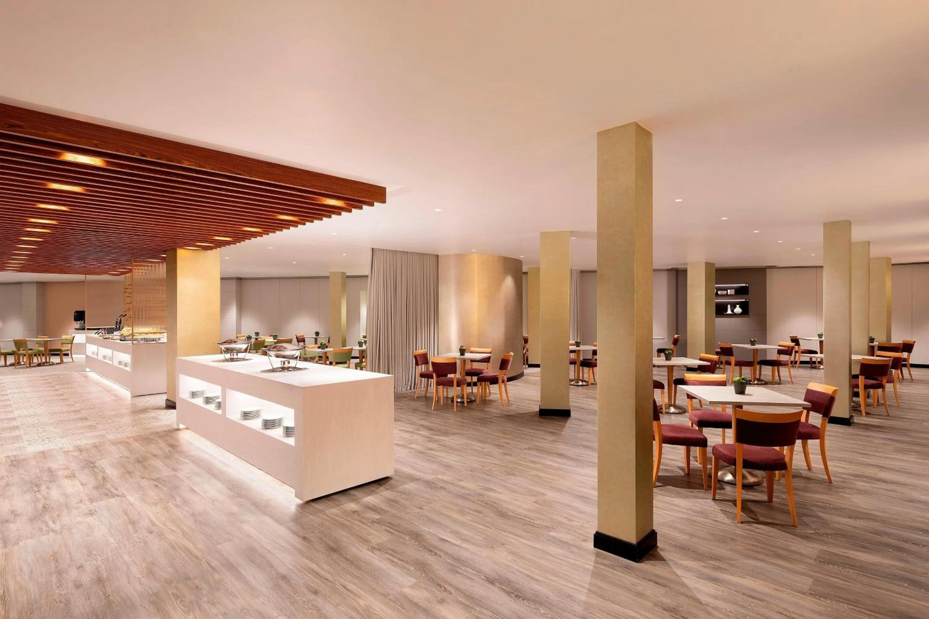 Restaurant/places to eat in Le Meridien Visconti Rome