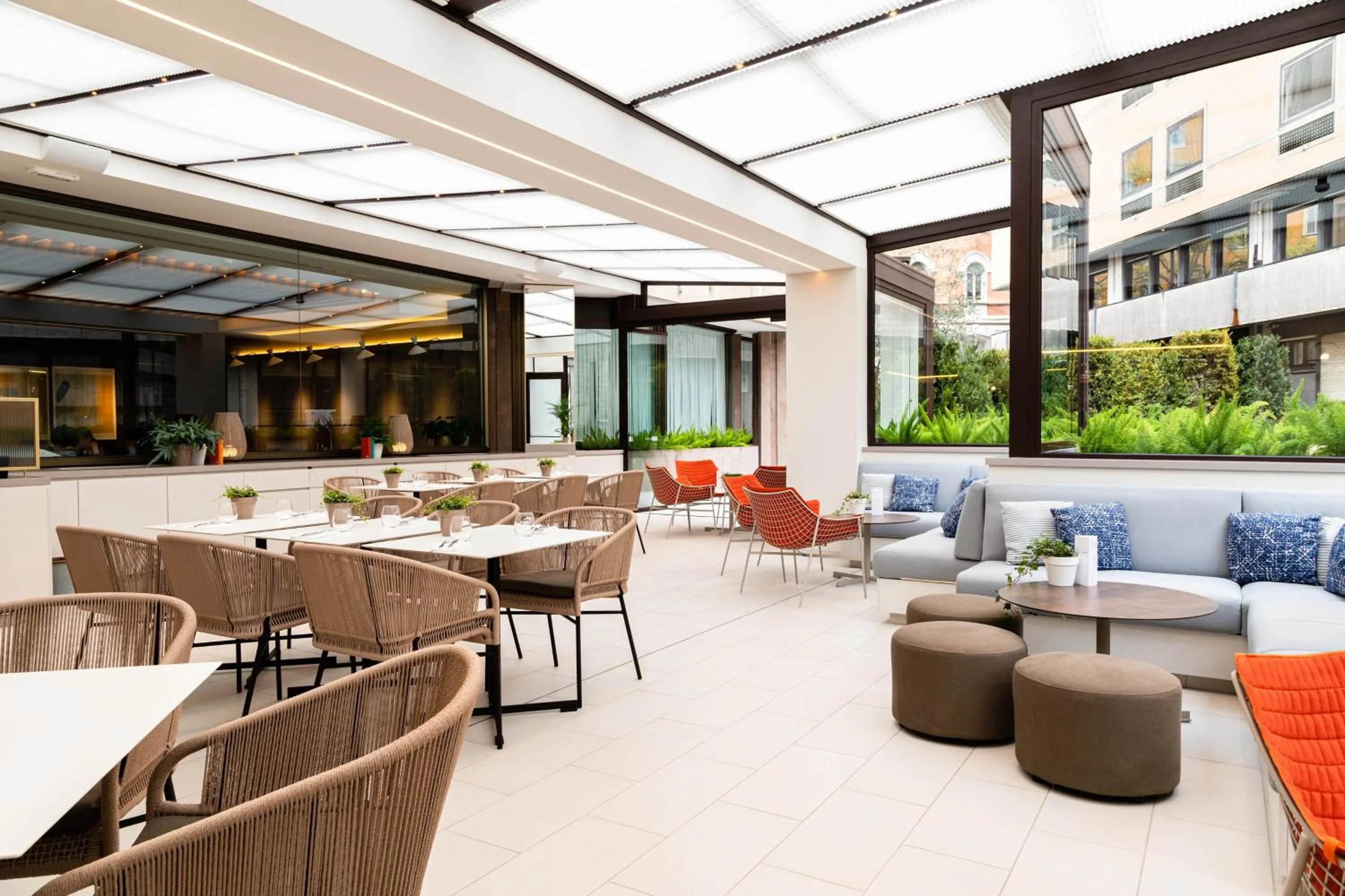 Restaurant/places to eat in Le Meridien Visconti Rome