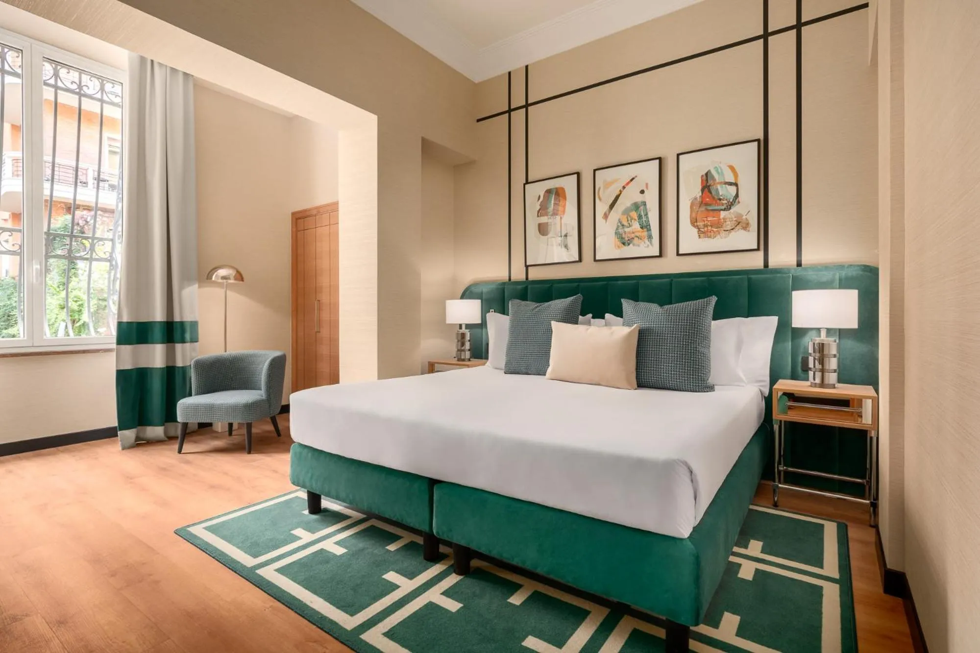 Bed in Room Mate Collection Mia, Rome Colosseum