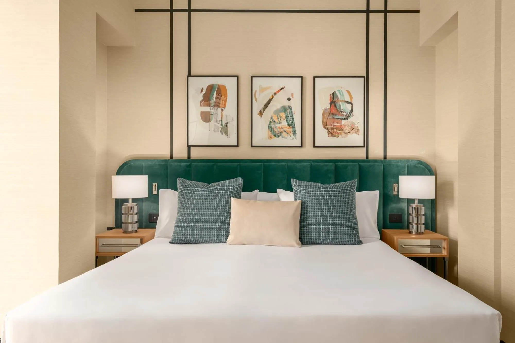 Bed in Room Mate Collection Mia, Rome Colosseum