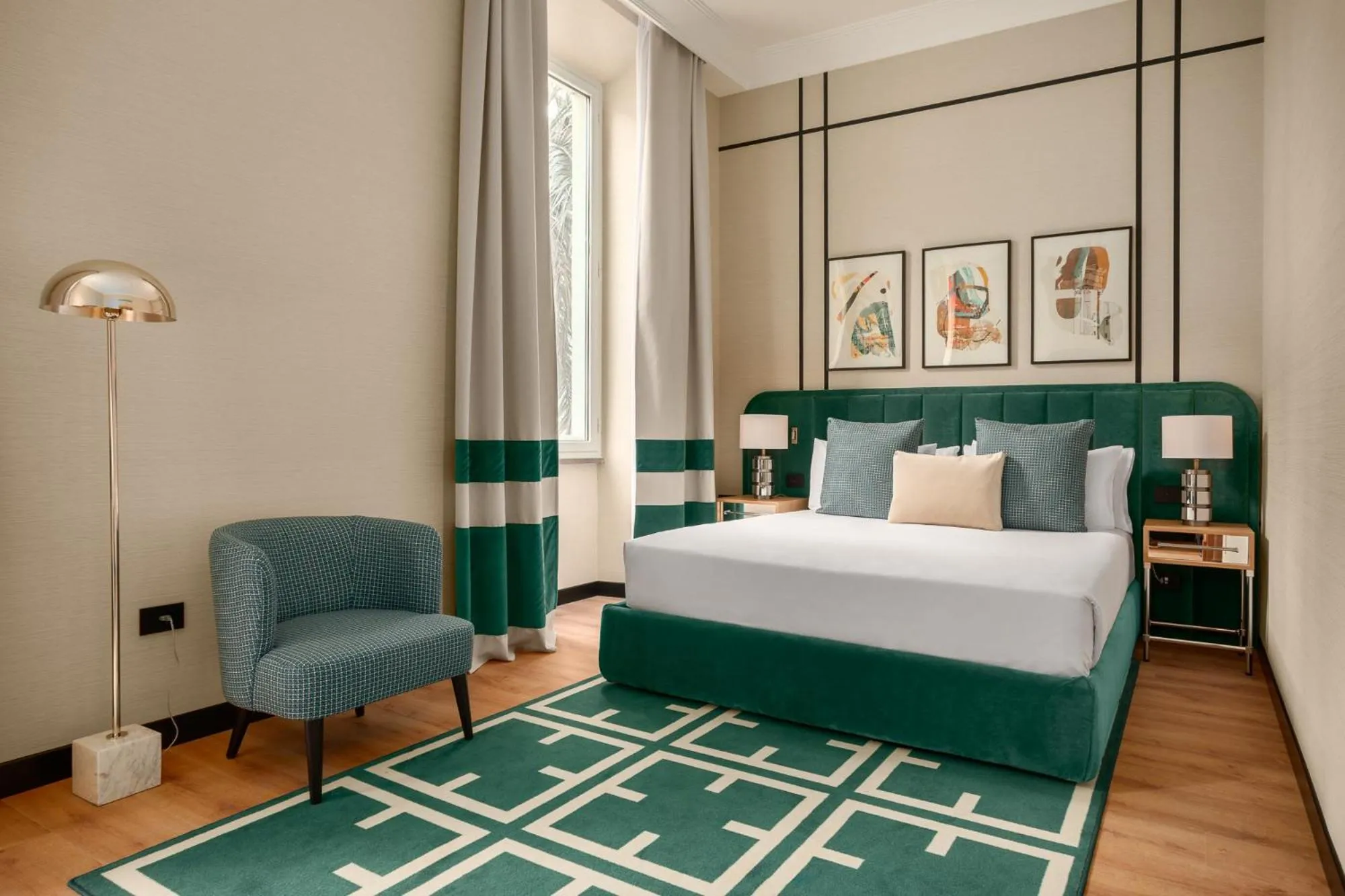 Bed in Room Mate Collection Mia, Rome Colosseum