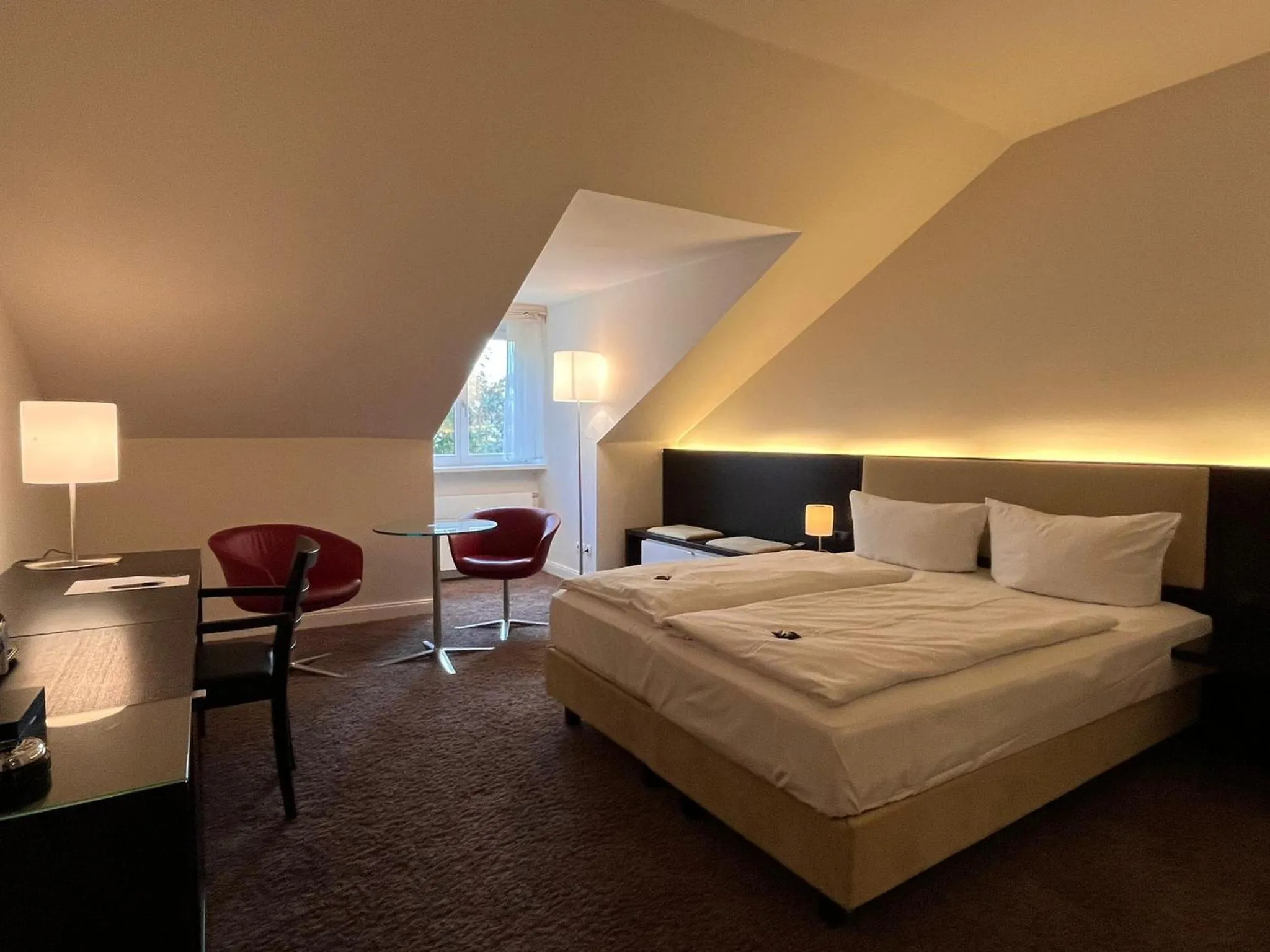 Photo of the whole room, Bed in Hotel Kieler Yacht-Club