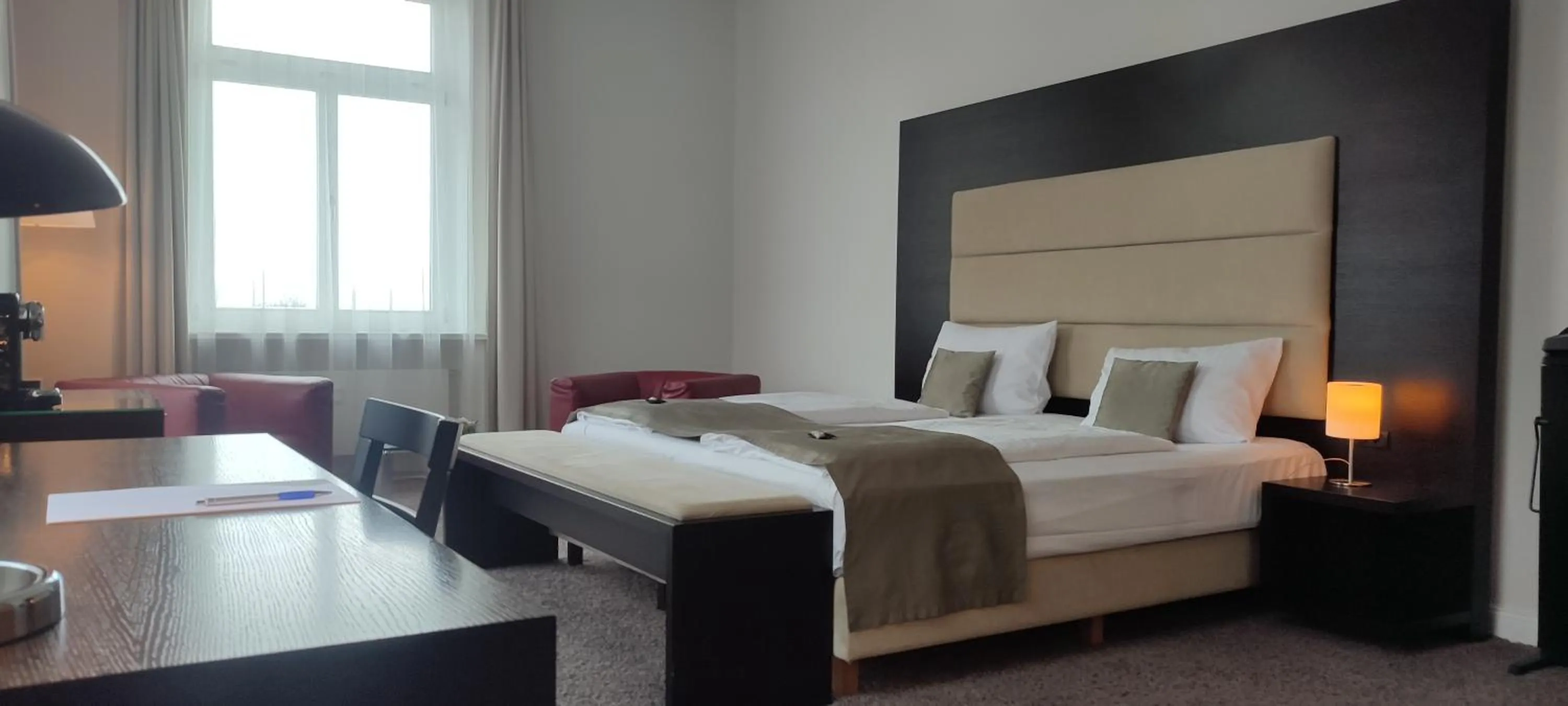 Photo of the whole room, Bed in Hotel Kieler Yacht-Club