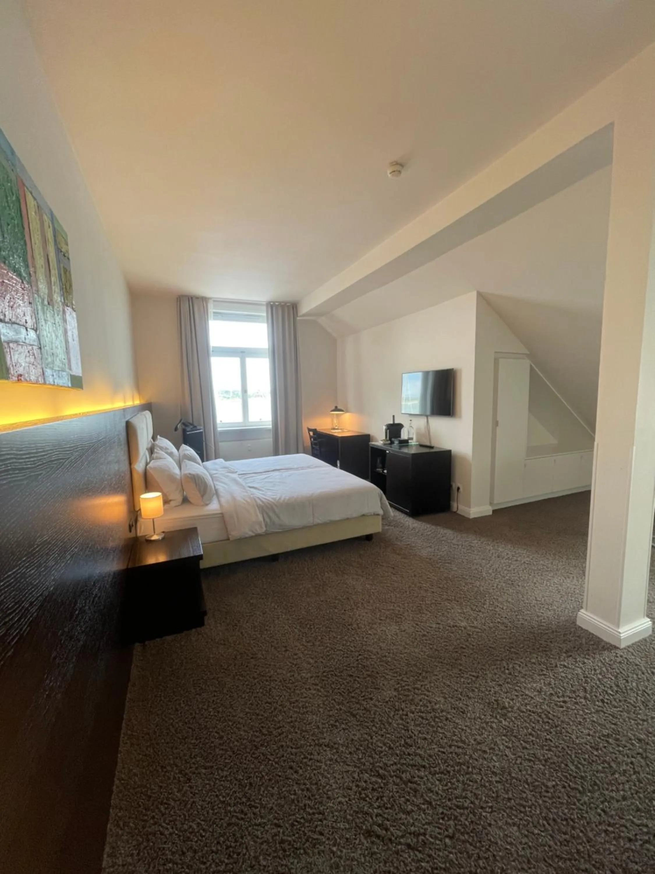 Photo of the whole room, Bed in Hotel Kieler Yacht-Club