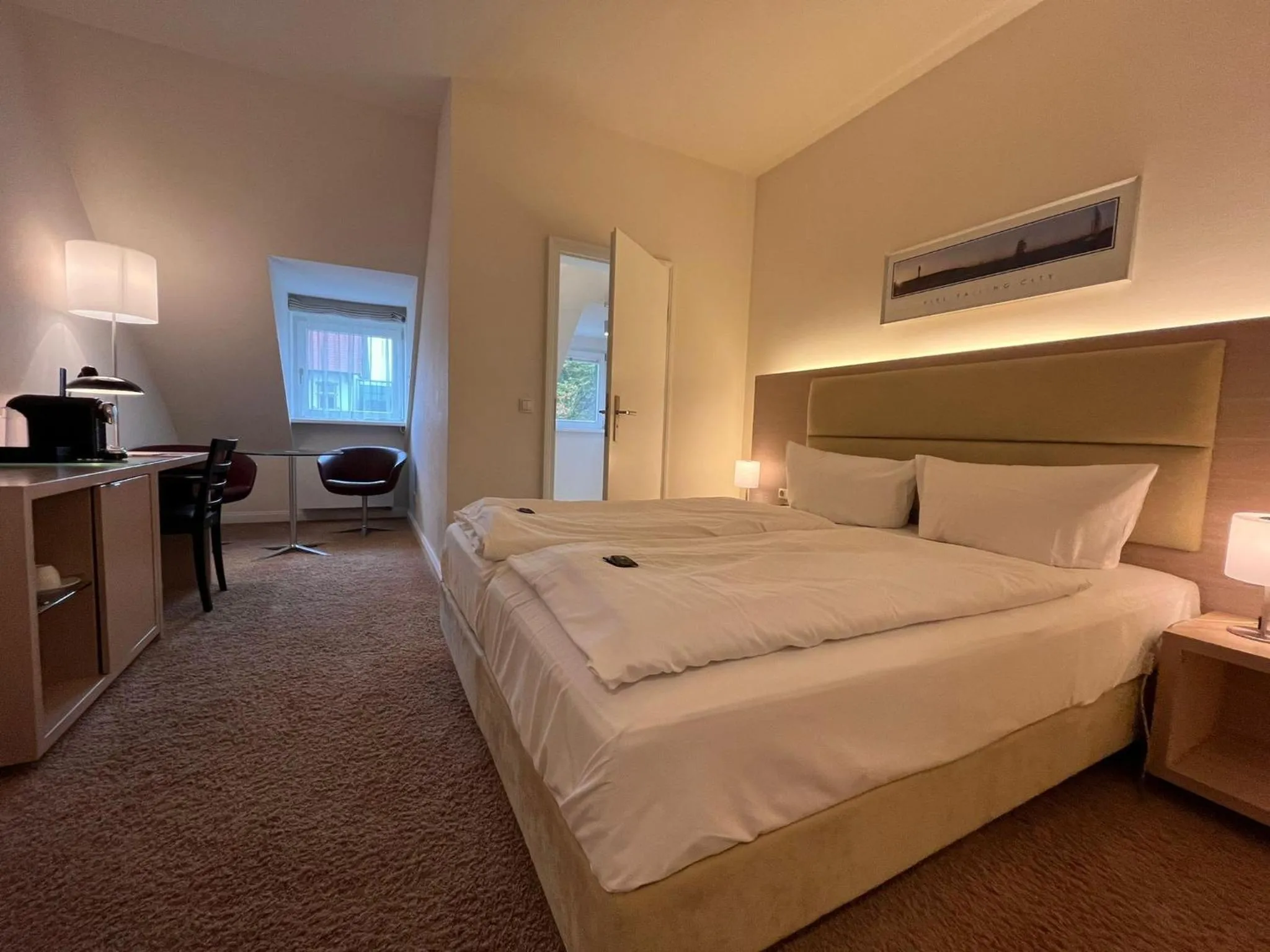 Photo of the whole room, Bed in Hotel Kieler Yacht-Club