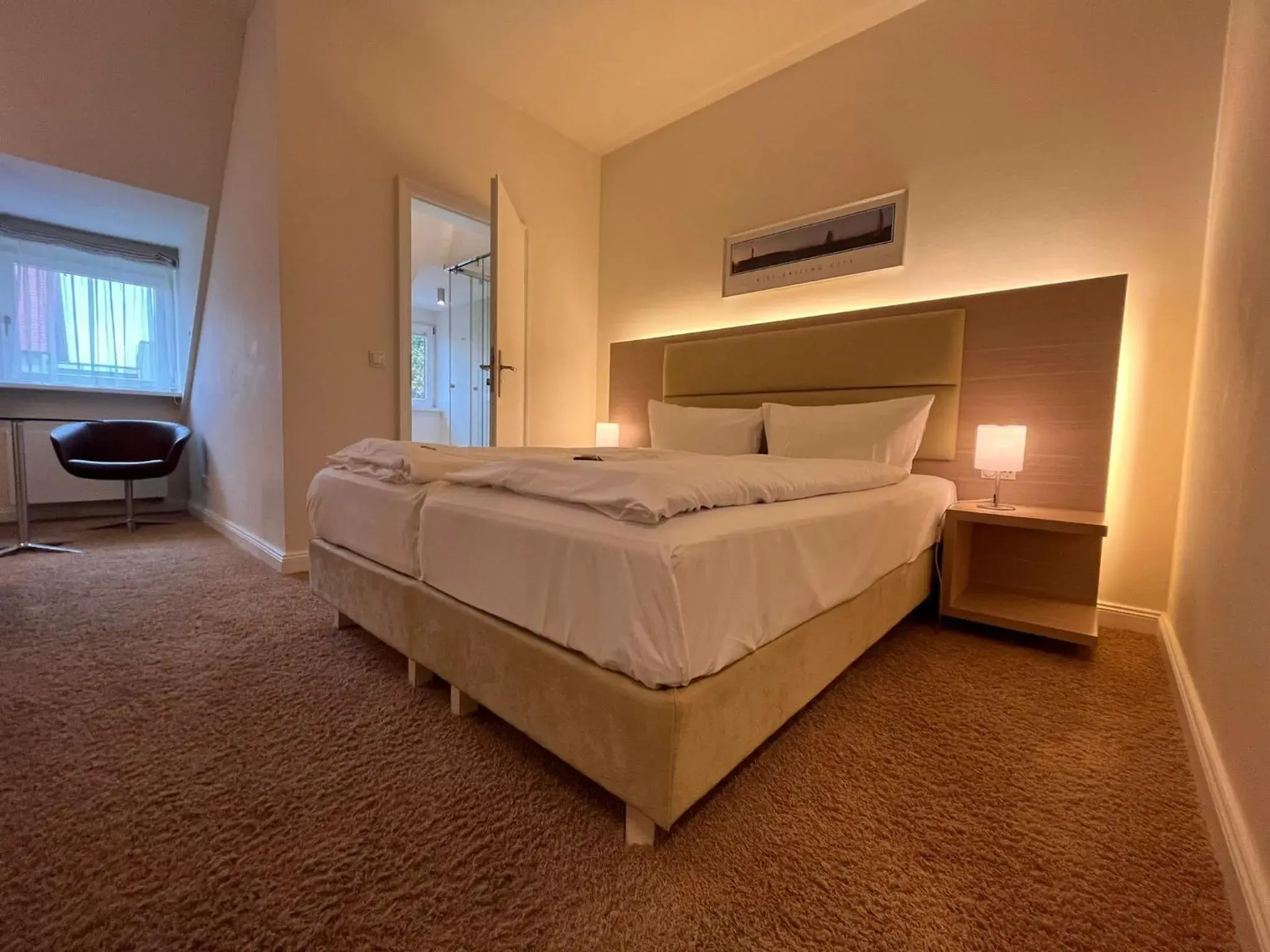 Standard Double Room in Hotel Kieler Yacht-Club Standard Double Room in Hotel Kieler Yacht-Club