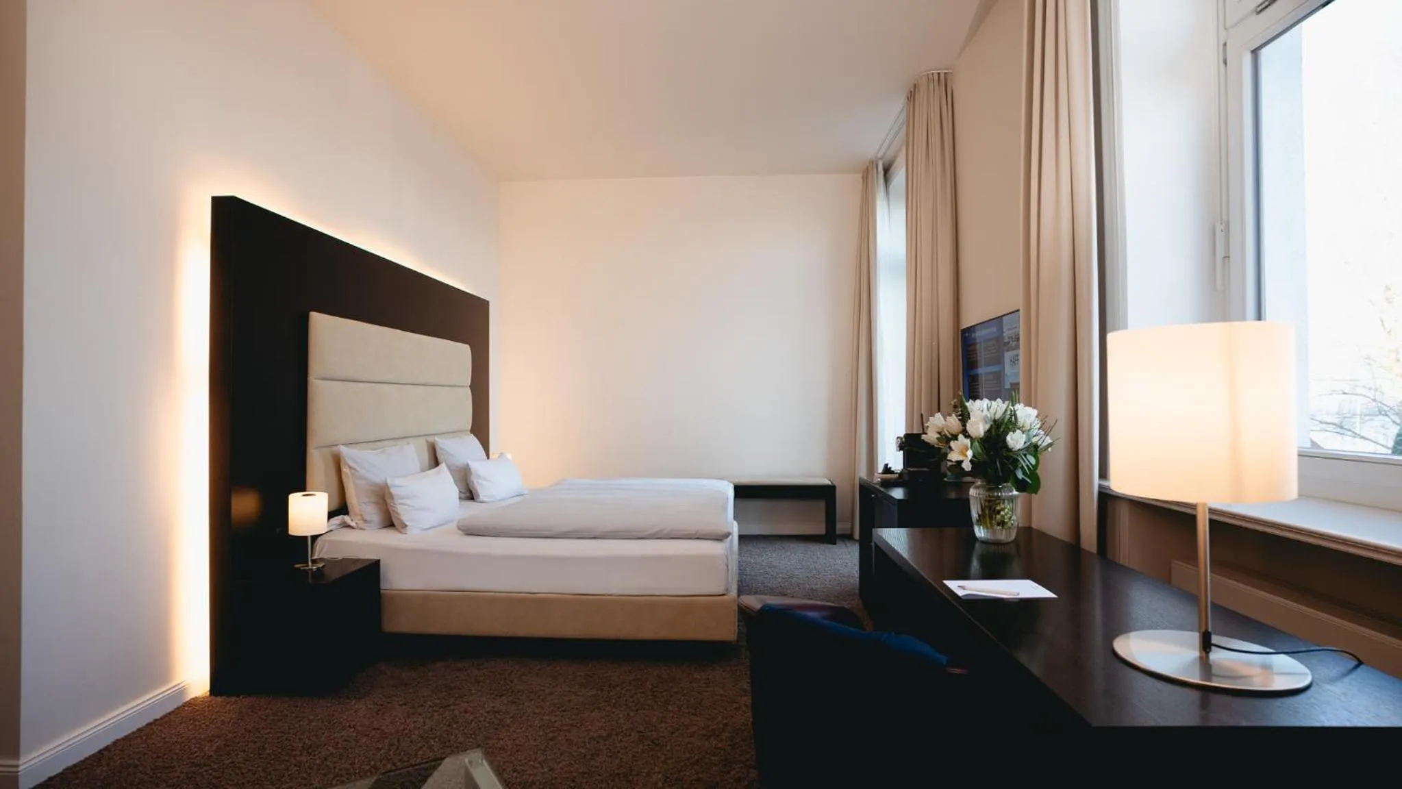 Bedroom, Bed in Hotel Kieler Yacht-Club