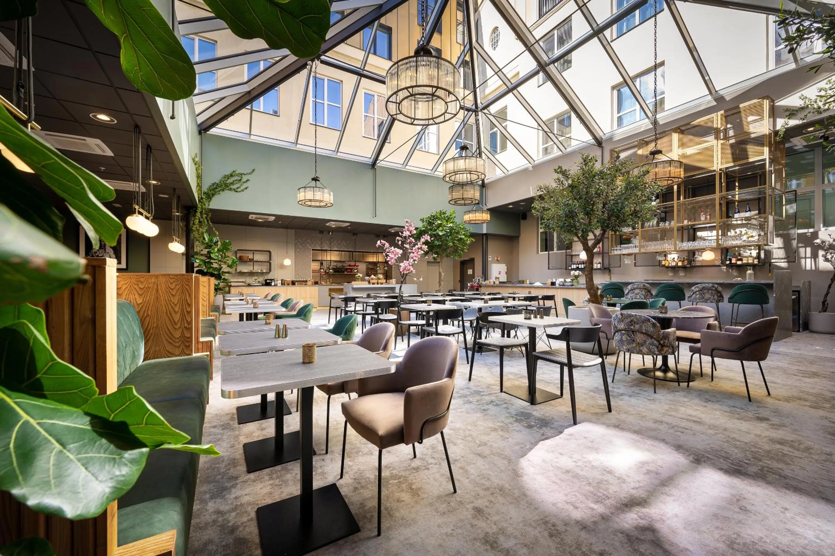 Breakfast in Karl Johans gate 35