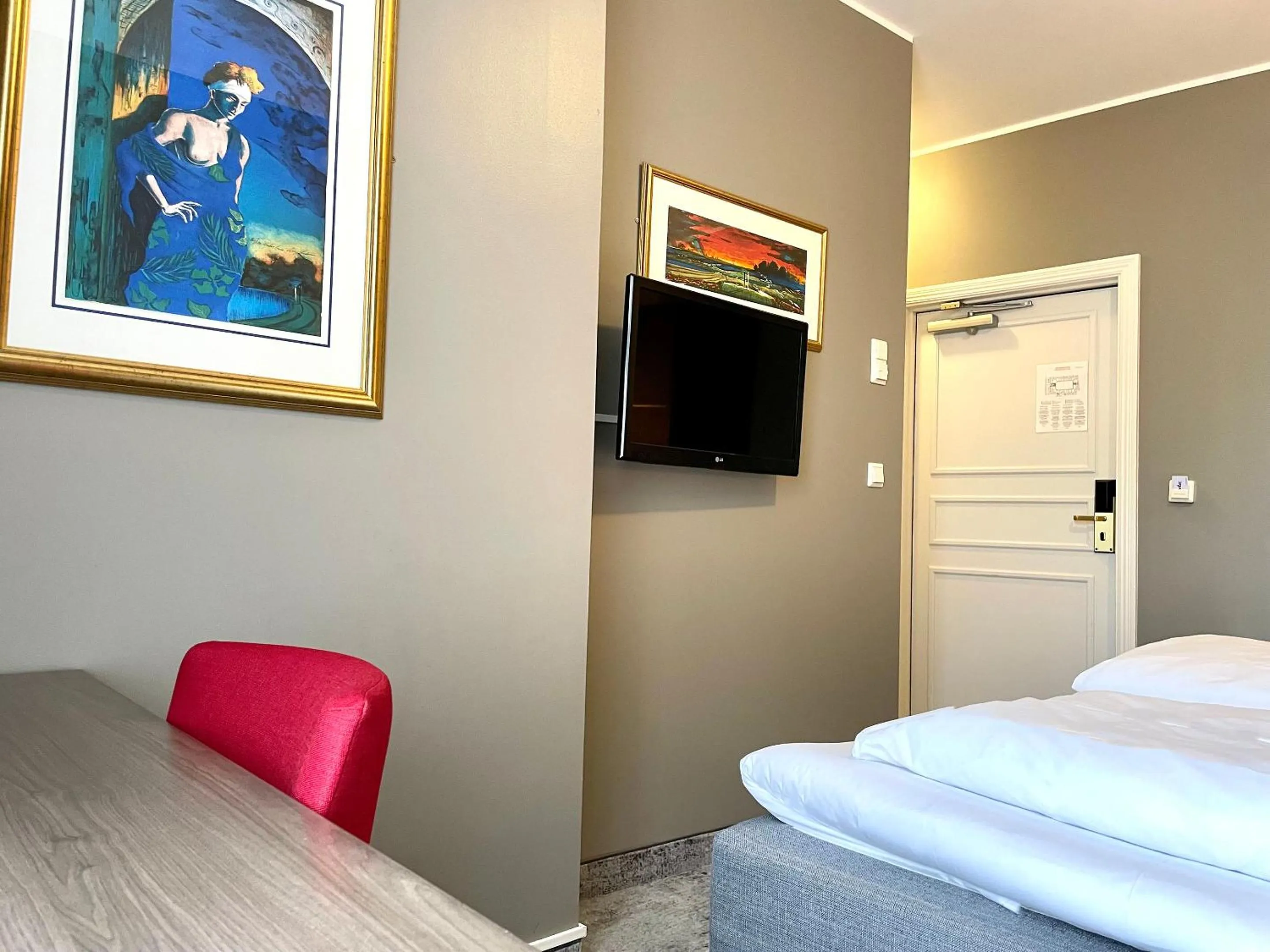 Bed in Karl Johans gate 35