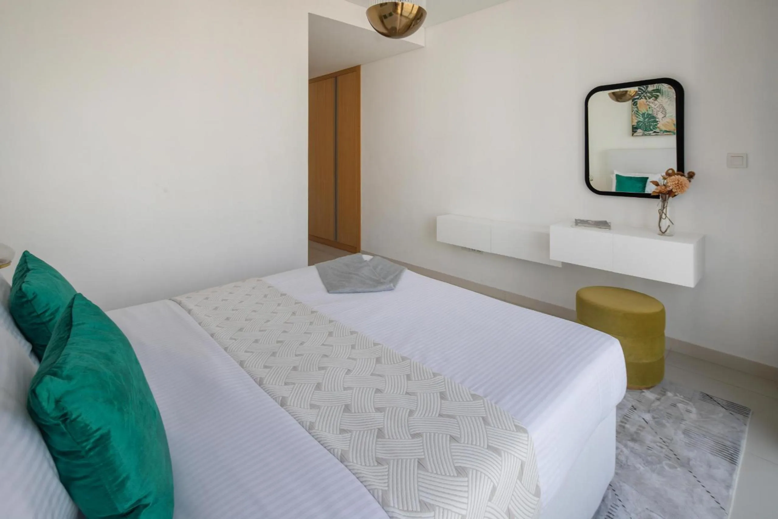 Bed in Frank Porter - Paramount Midtown