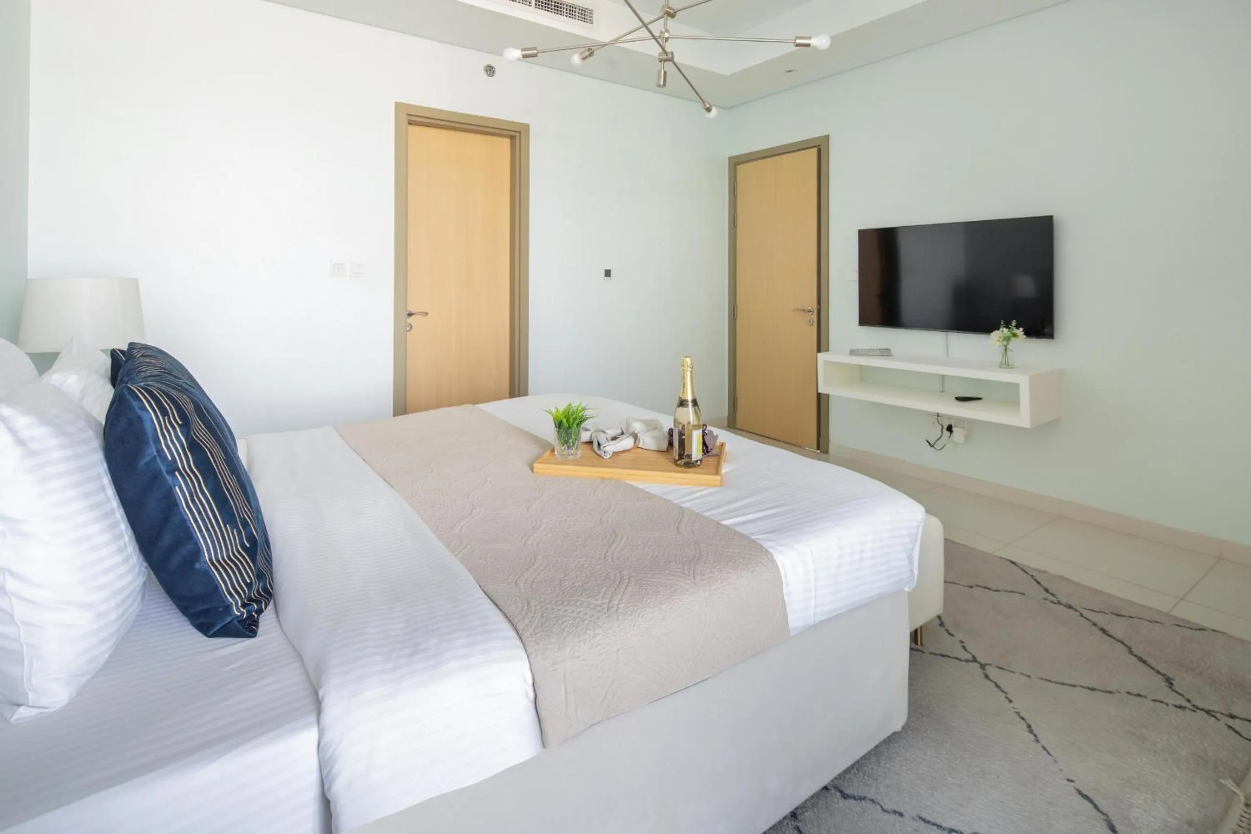 Bed in Frank Porter - Paramount Midtown