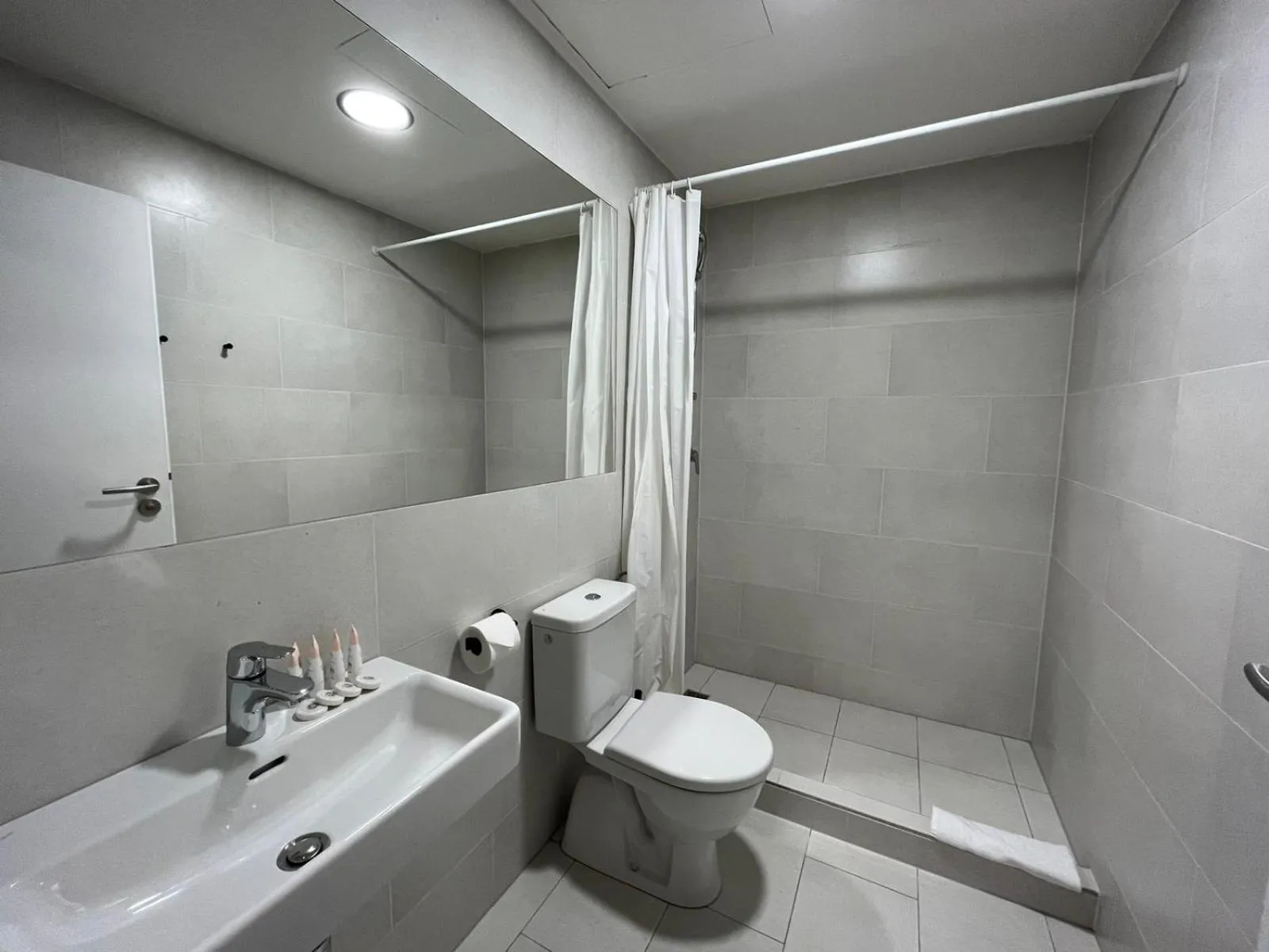 Shower in Figaro Suites