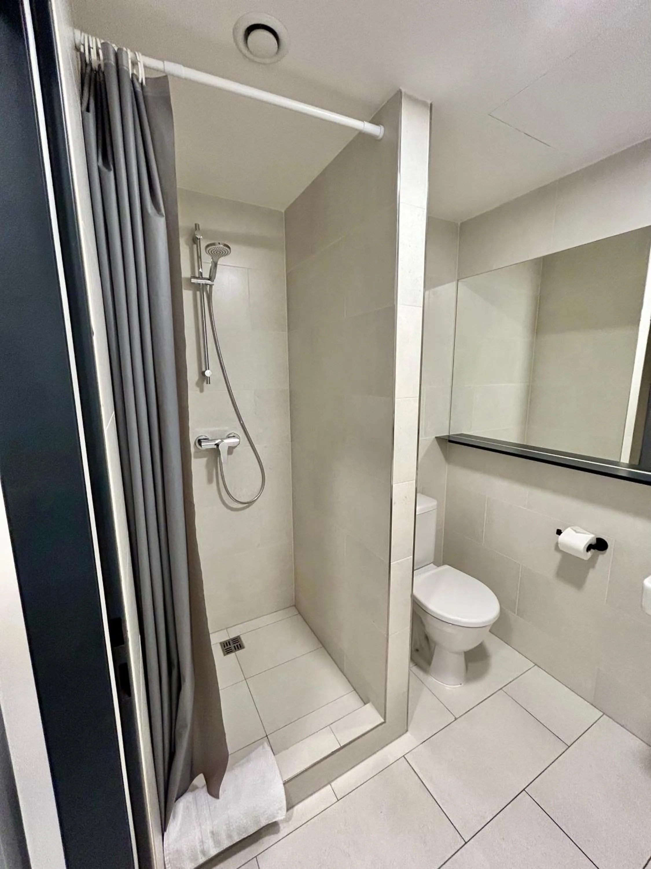 Shower in Figaro Suites