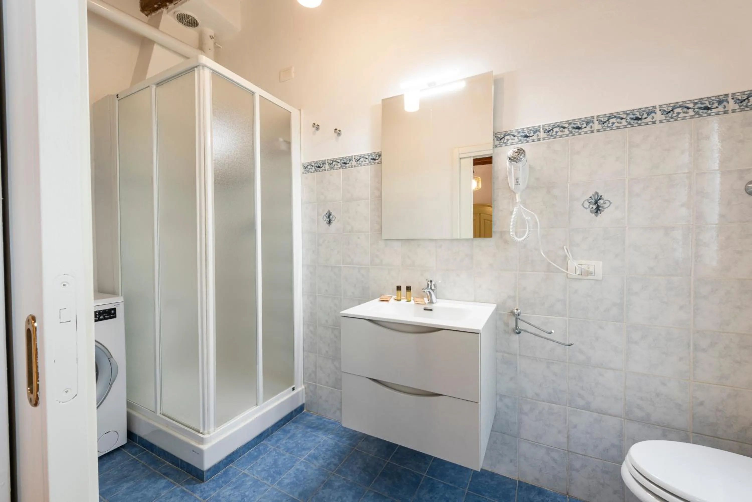 Bathroom in Santa Croce Palace by Mmega