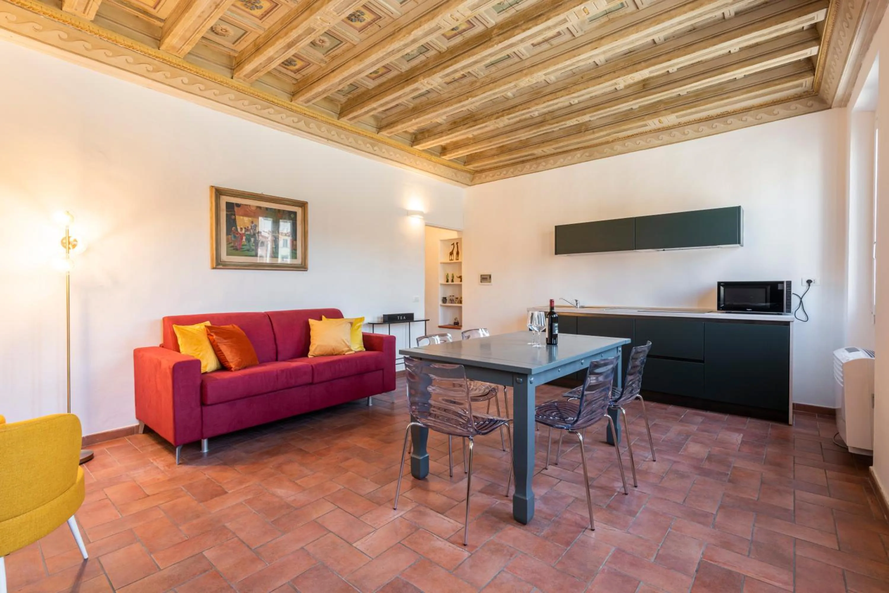 Living room in Santa Croce Palace by Mmega