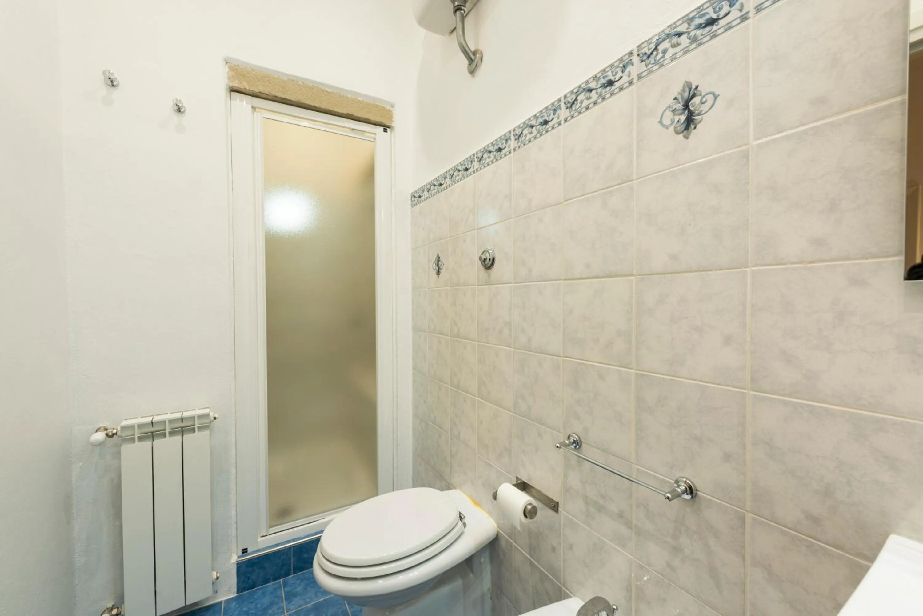 Bathroom in Santa Croce Palace by Mmega