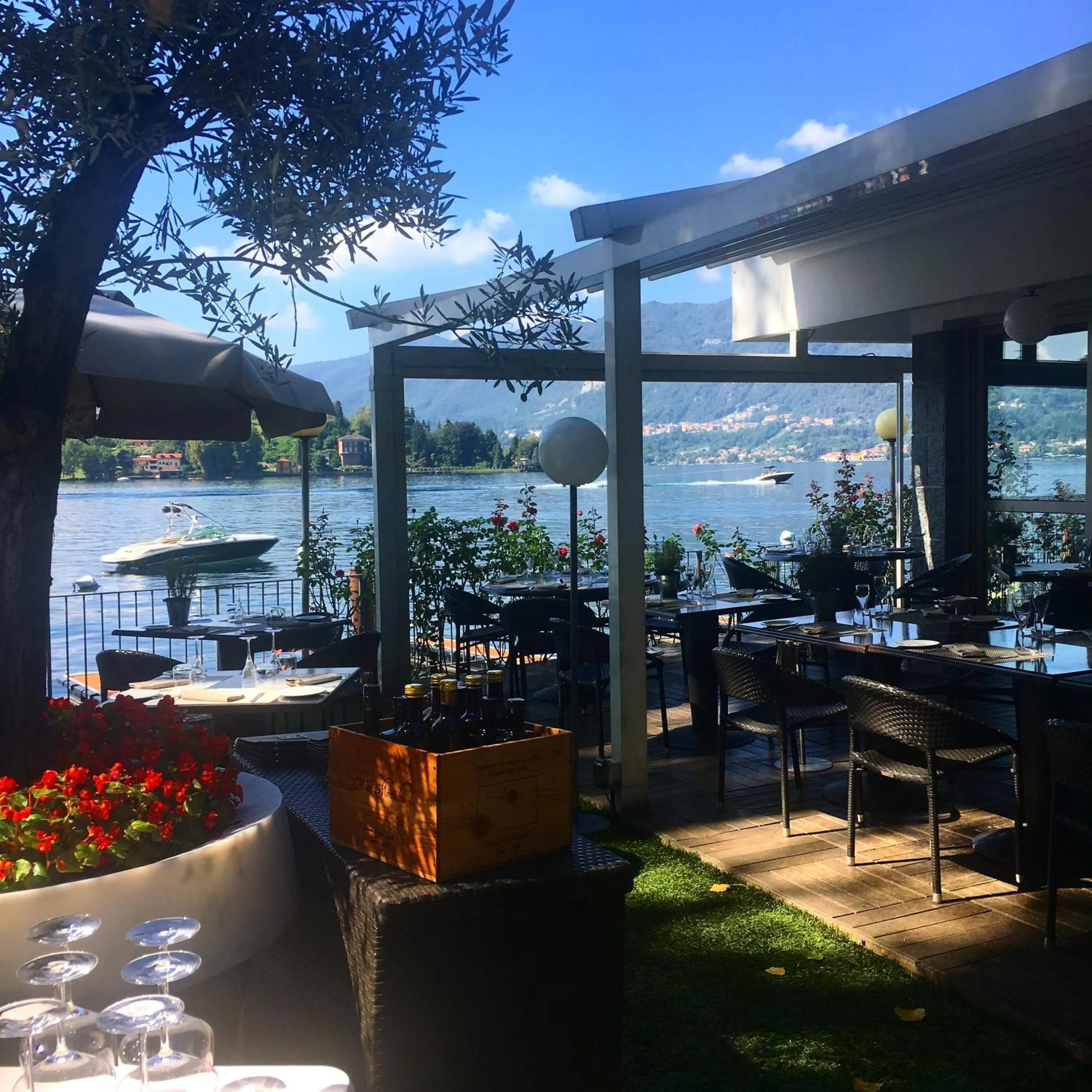 Restaurant/places to eat in Hotel L'Approdo