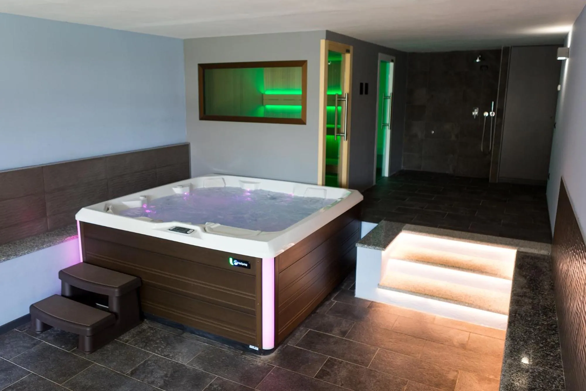 Hot Tub in Hotel L'Approdo