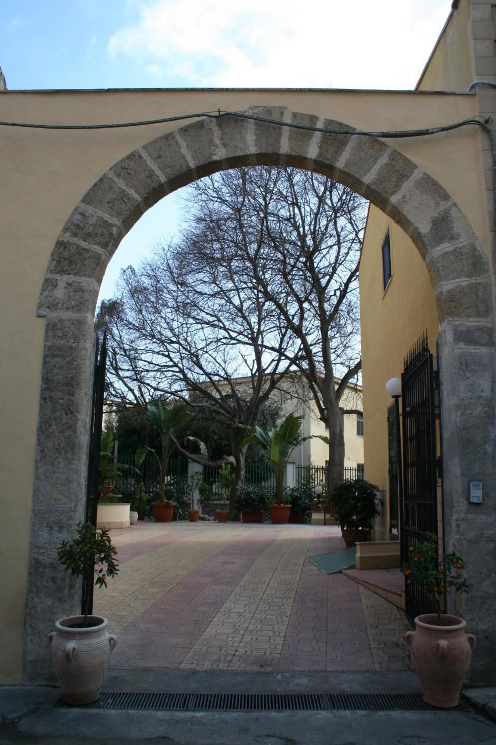 Facade/entrance in Hotel d'Orleans