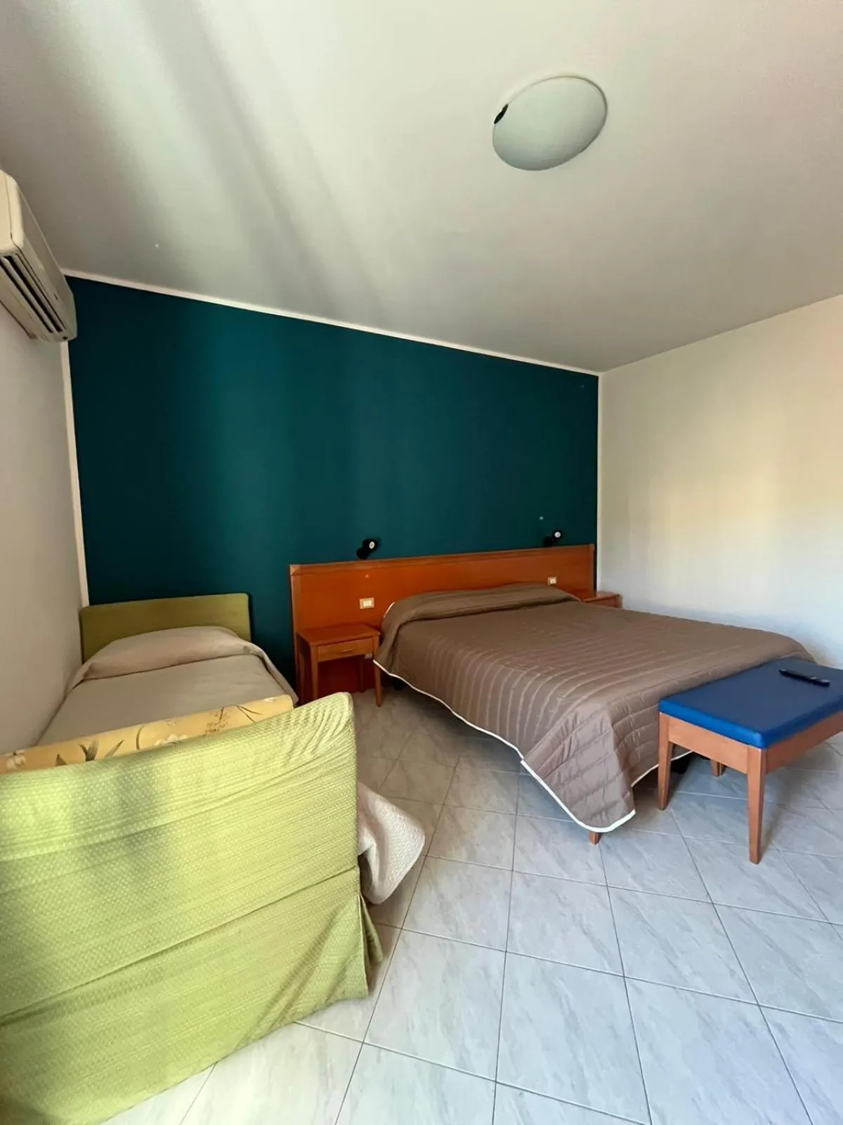 Bed in Hotel d'Orleans