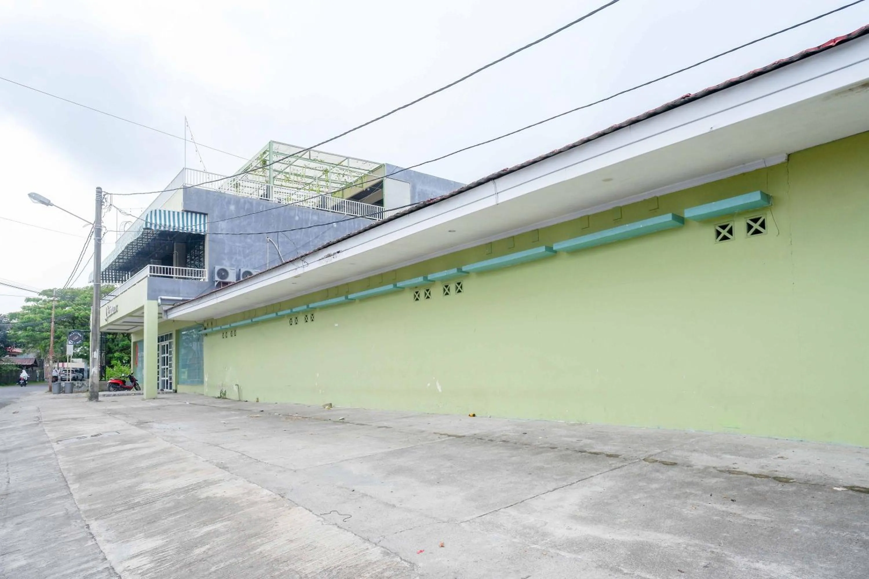 Property building in Urbanview Hotel Platinum Parepare