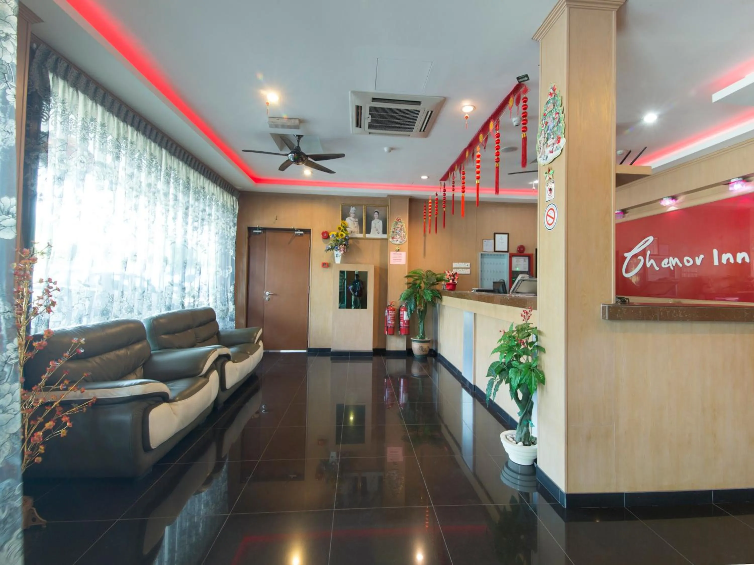 Lobby or reception in Chemor Inn