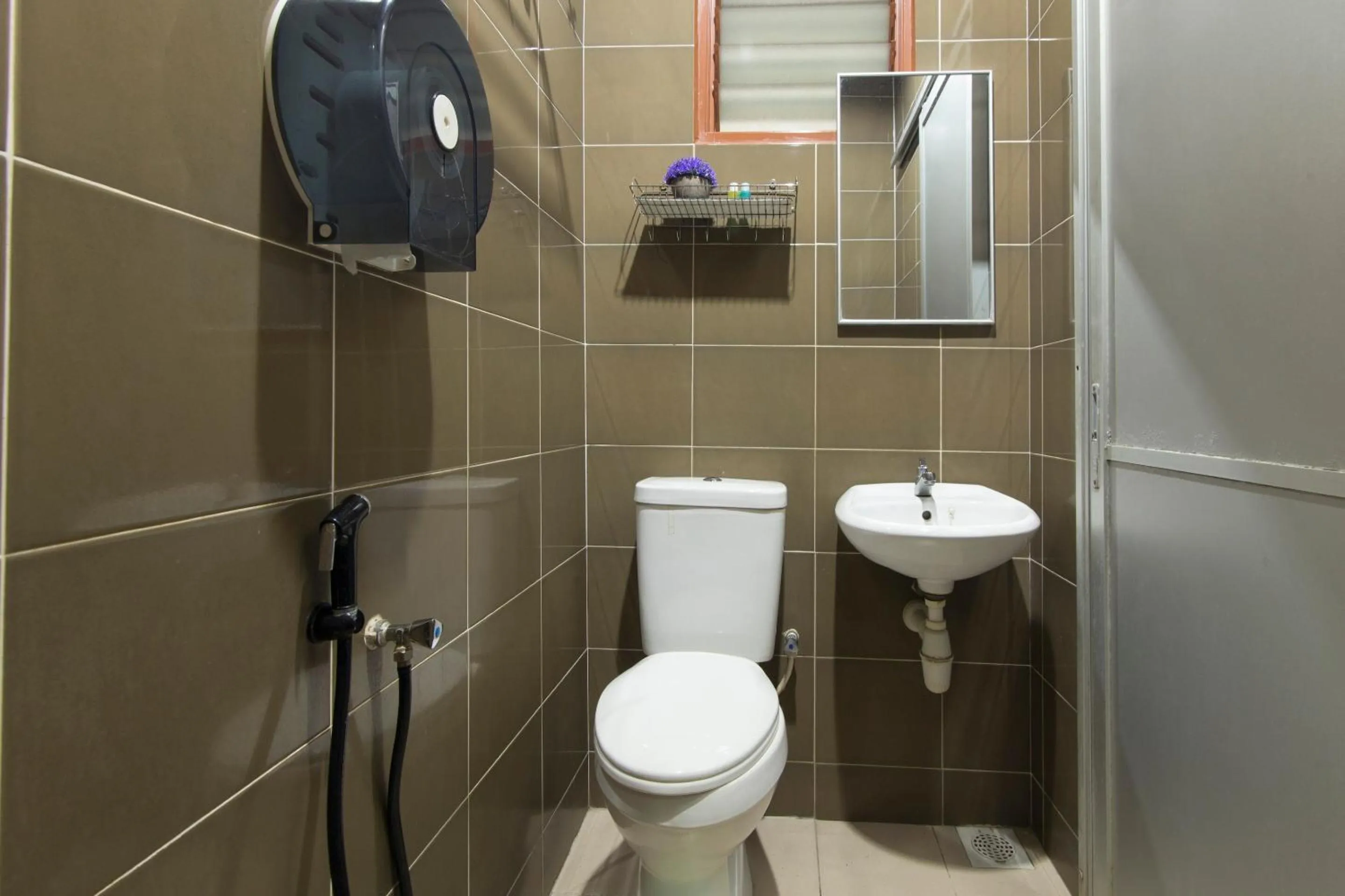 Bathroom in Chemor Inn