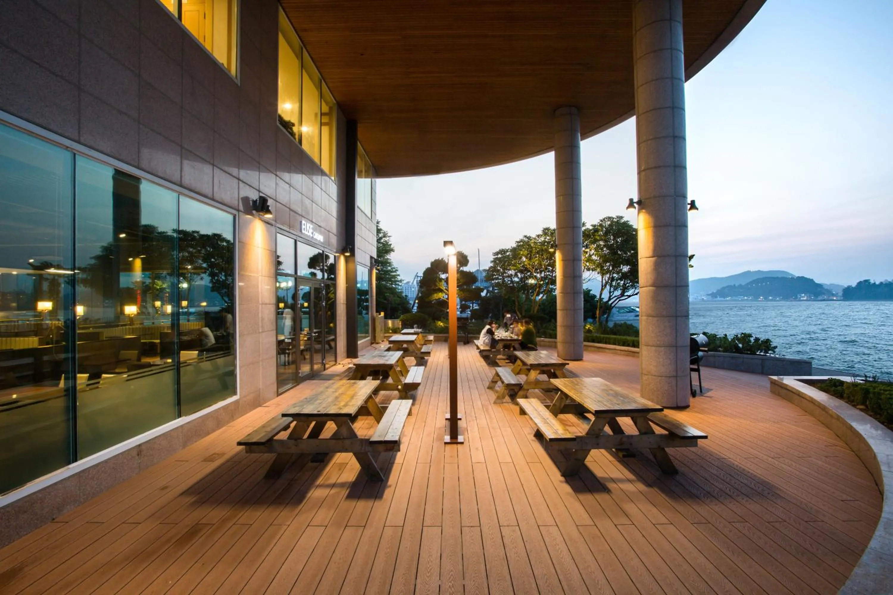 Restaurant/places to eat in Kumho Tongyeong Marina Resort