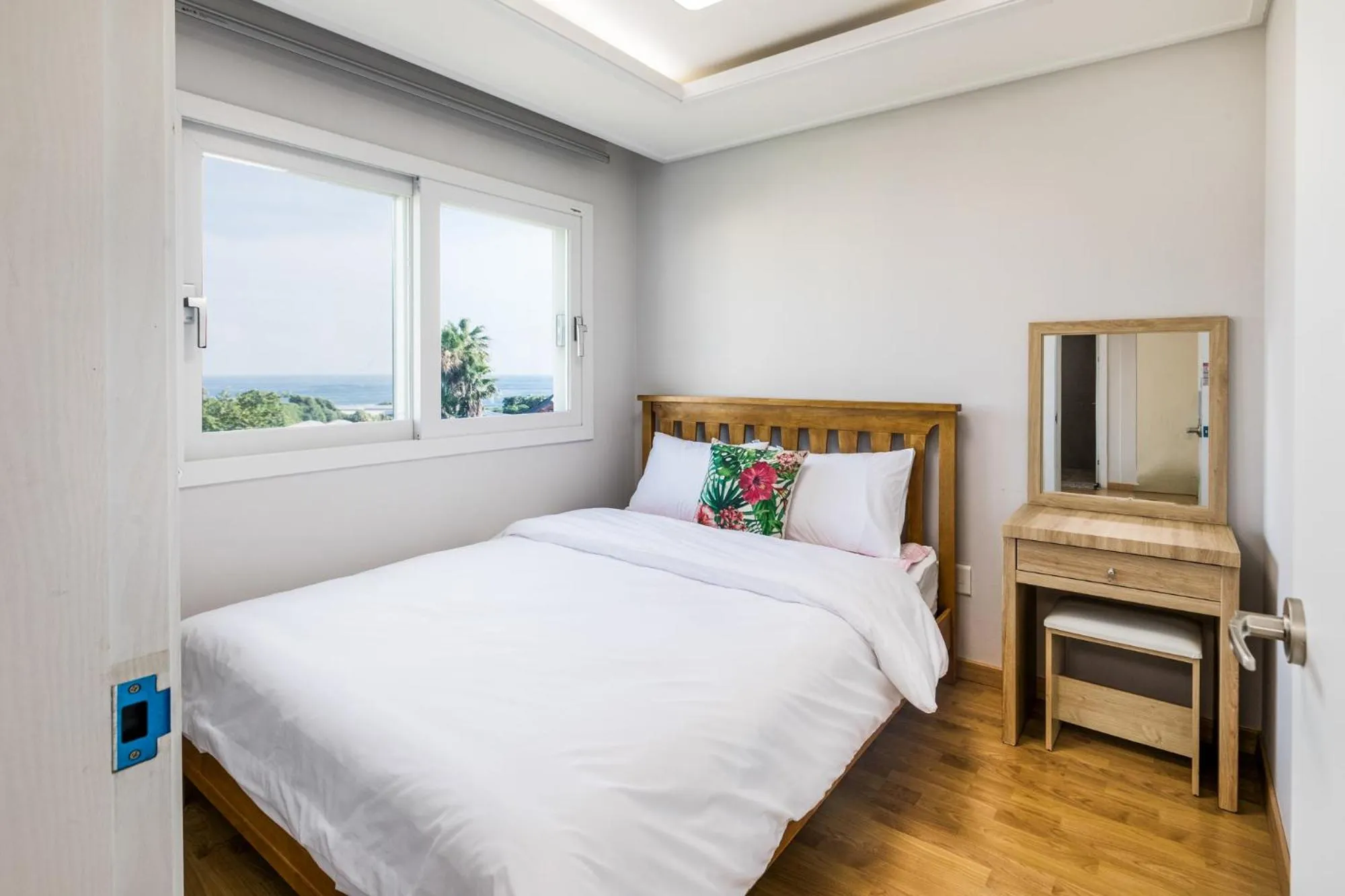 Bed in Jeju Bada Wi Olle Pension