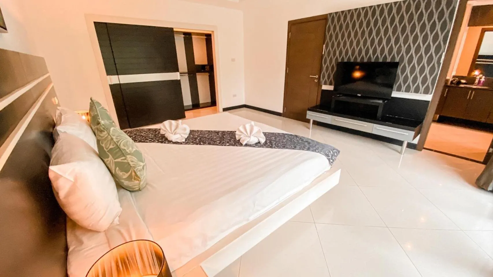 TV and multimedia, Bed in Hidden Palm Pool Villas
